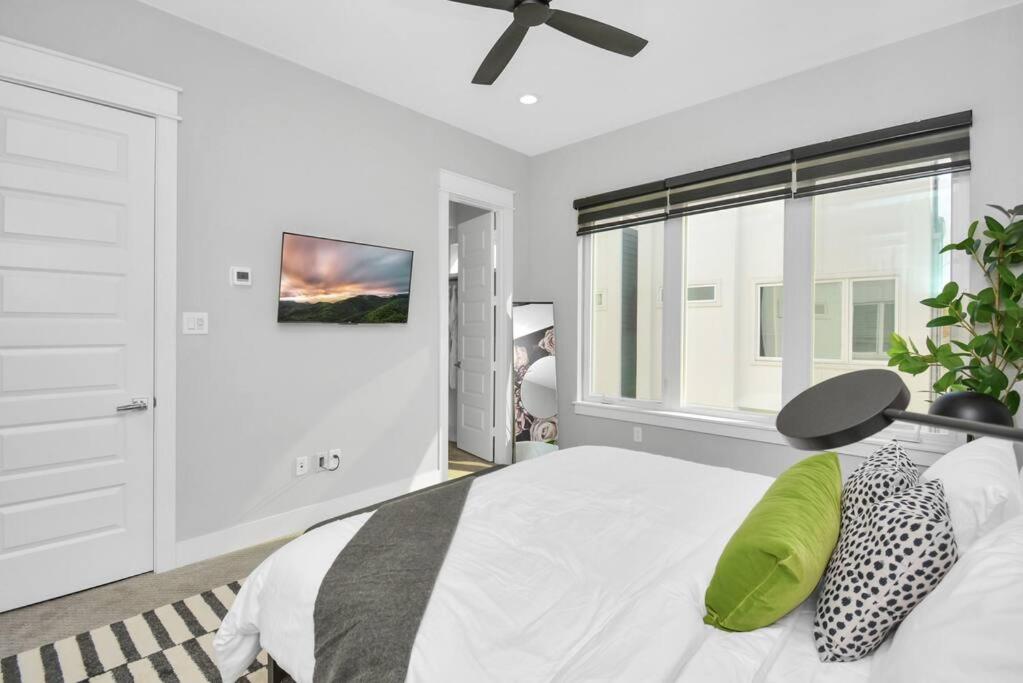 Mohr Haus - Walk to NRG Stadium - Medical Center - Sleeps 8