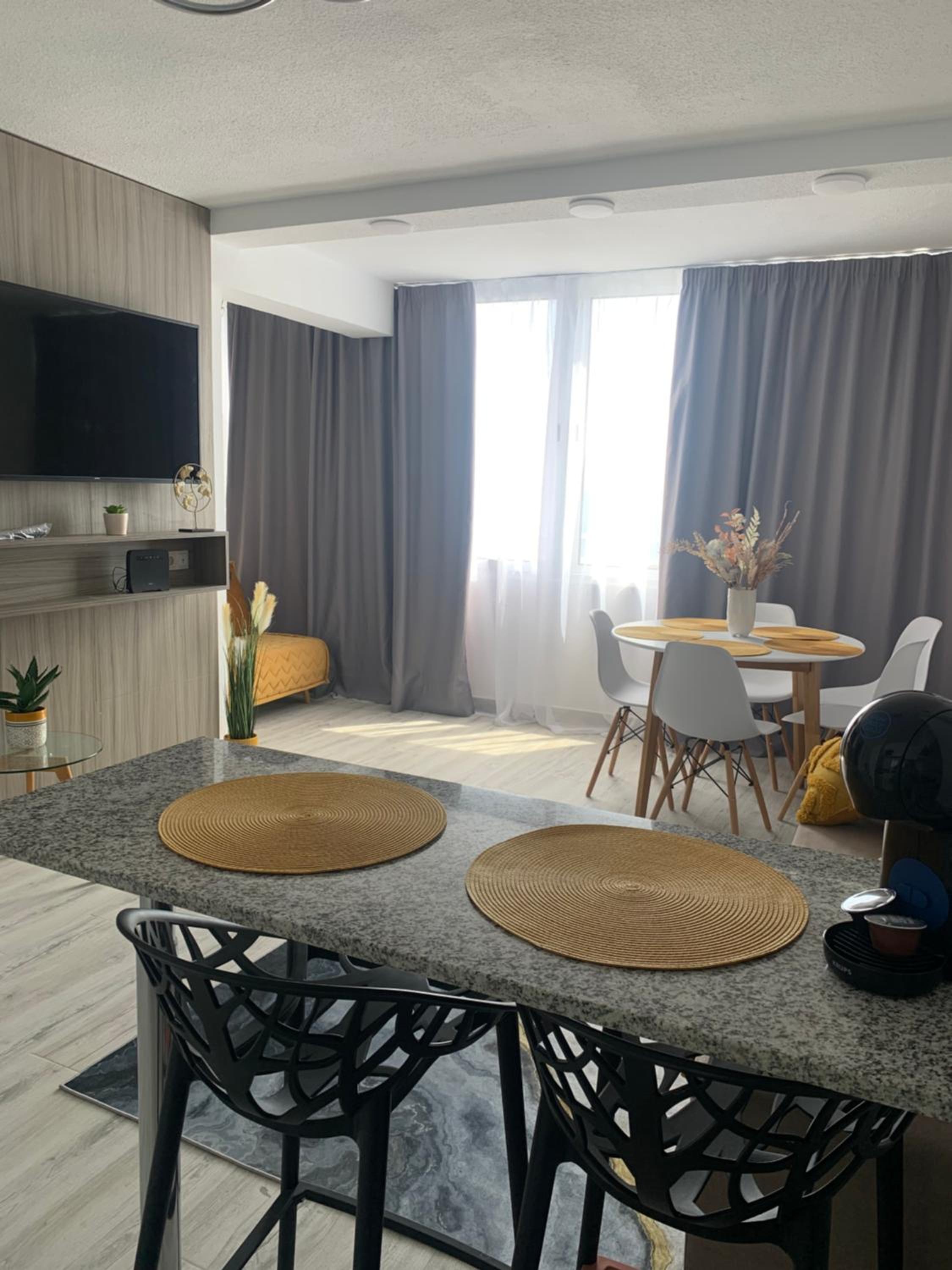 Apartamentos de Benidorm, playa Poniente, España
