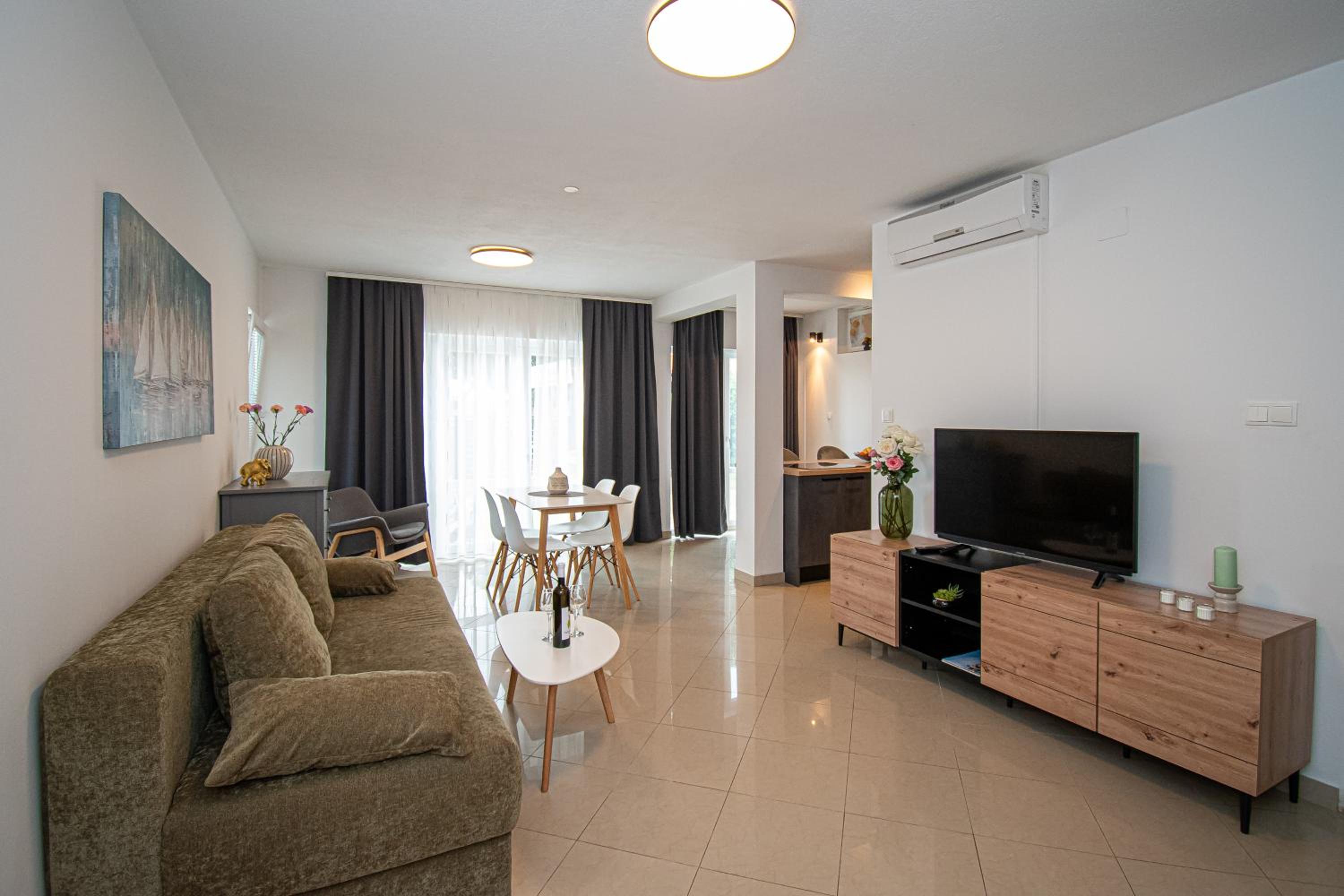 Beachfront Apartments Gabine