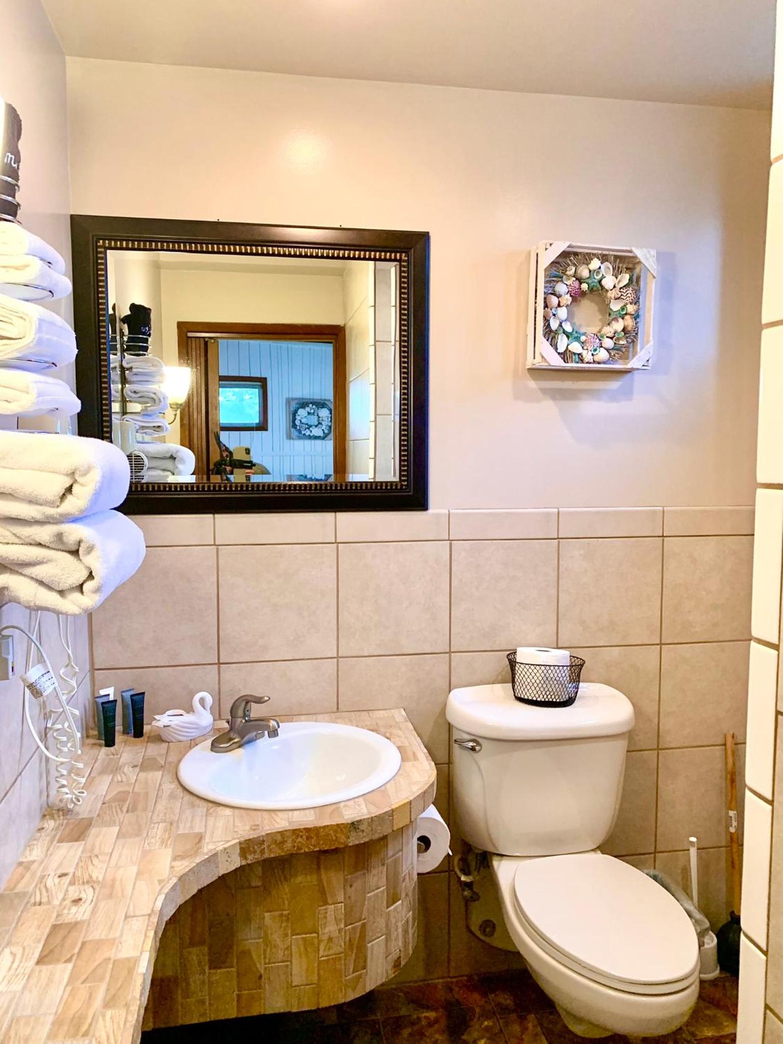 Breakers Boutique Inn