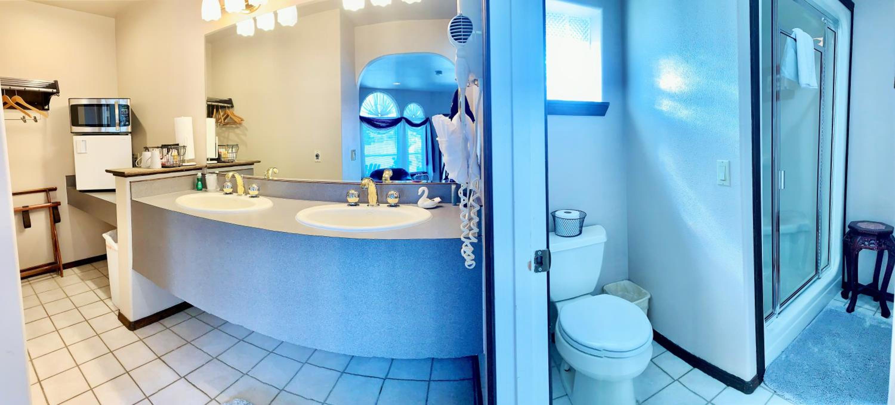 Breakers Boutique Inn
