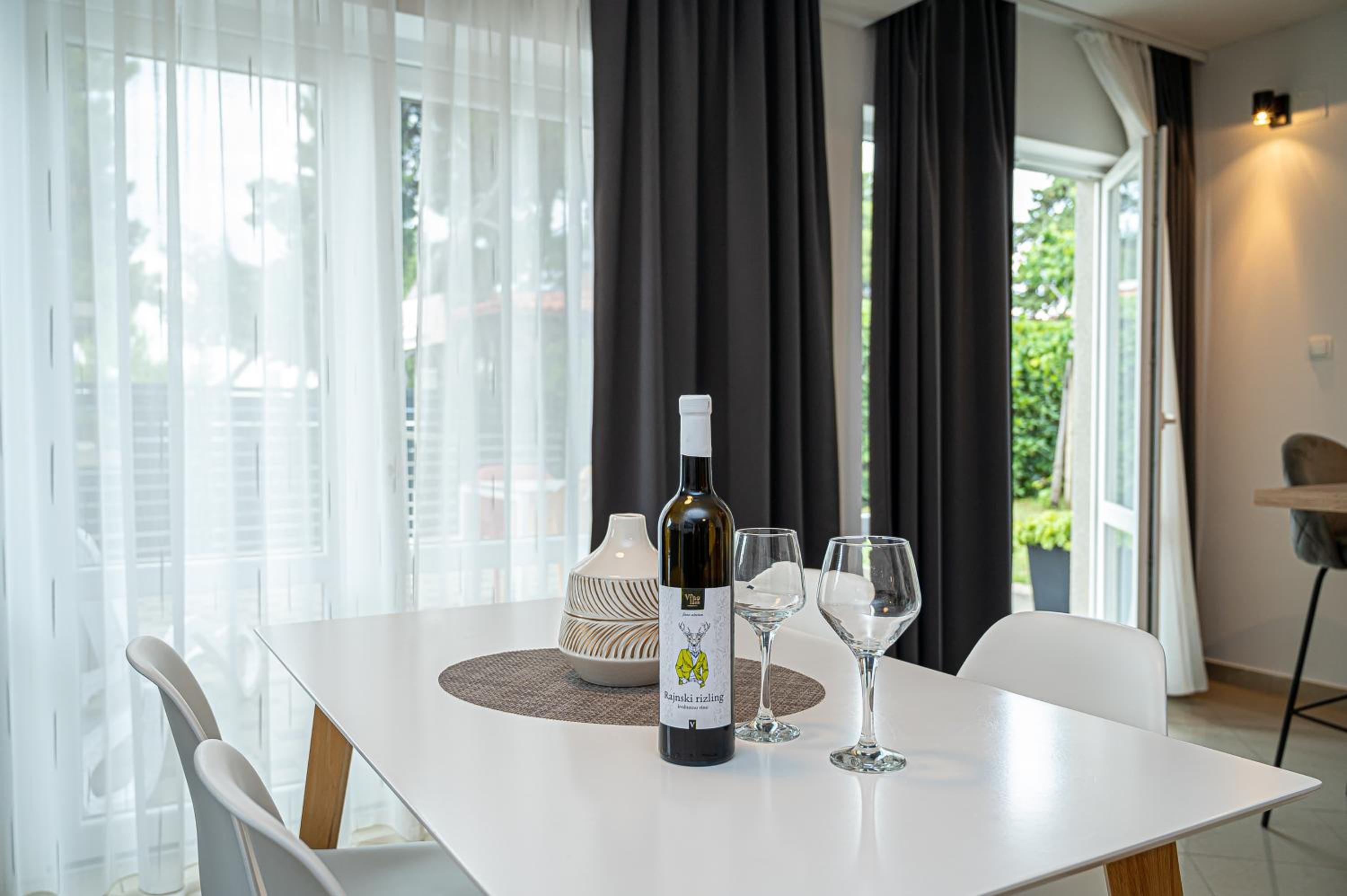 Beachfront Apartments Gabine