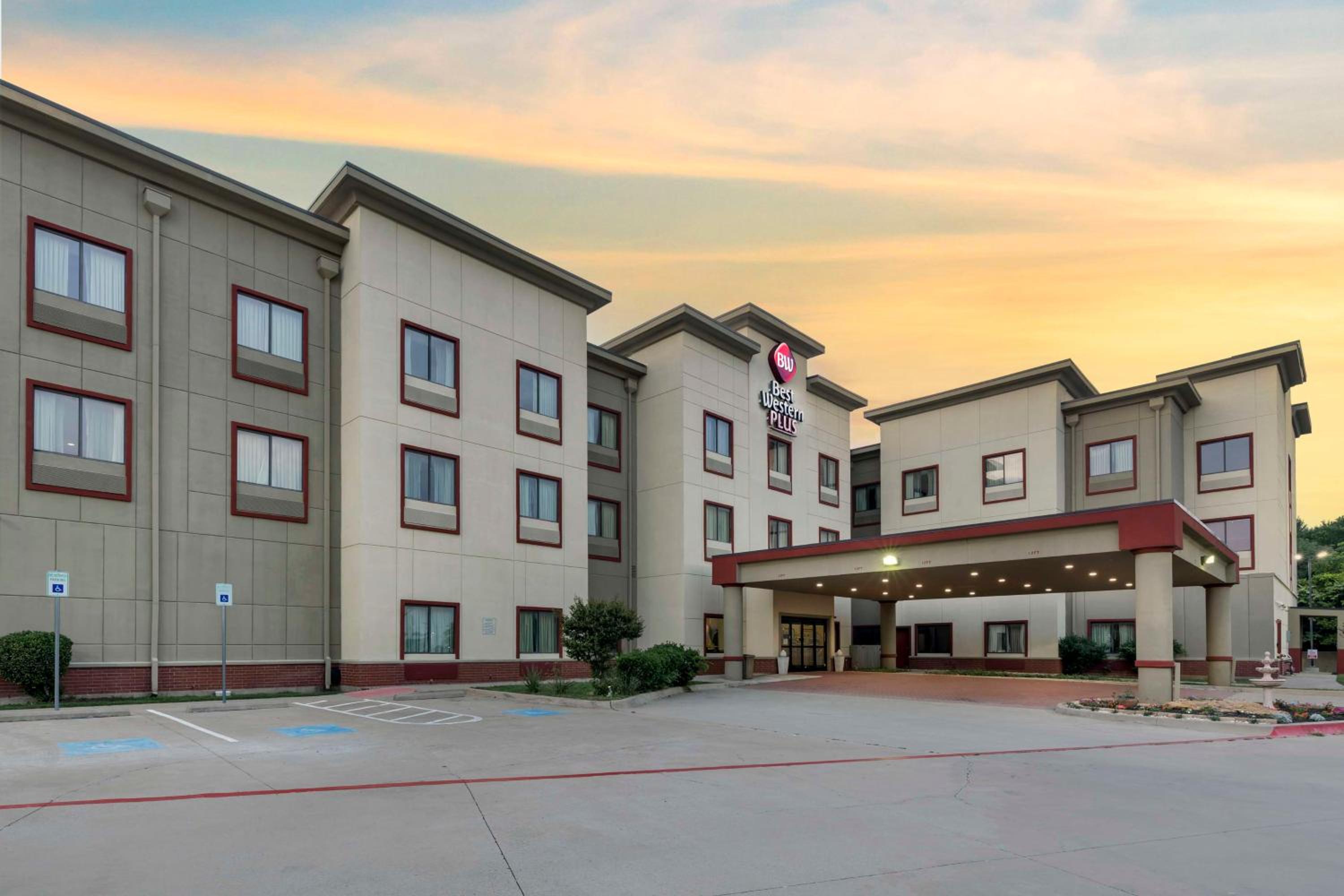 Denison Vacations - Best Western Plus Texoma Hotel  Suites - Property Image 2