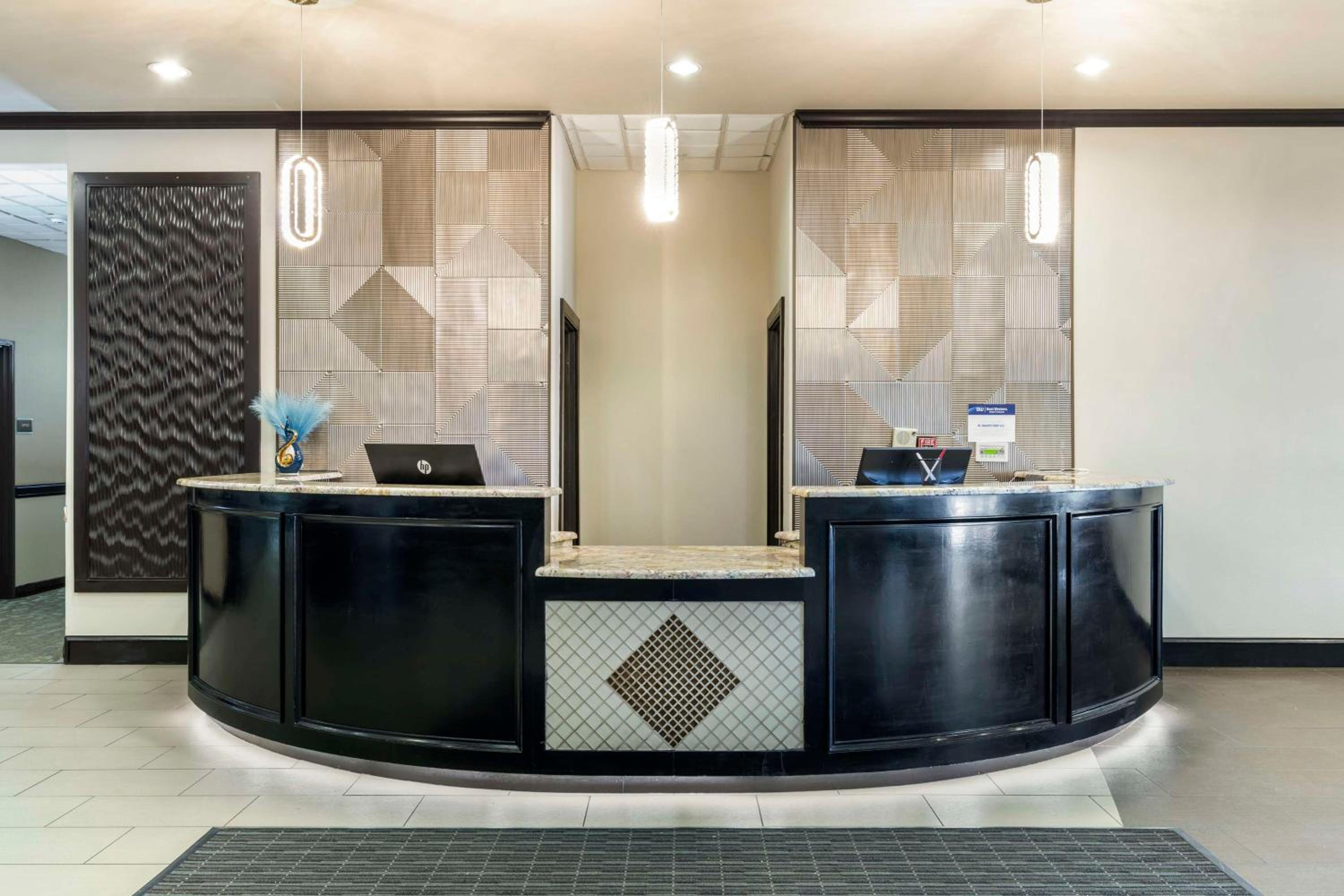 Denison Vacations - Best Western Plus Texoma Hotel  Suites - Property Image 3