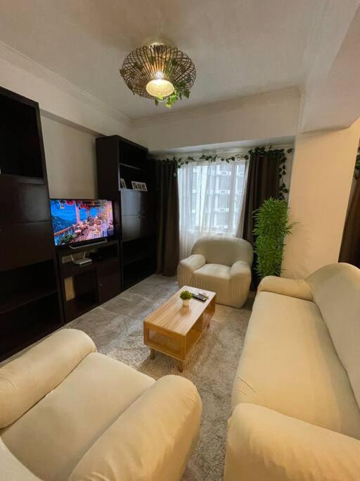 Stylish and Cozy 3BR in the Heart of BGC view 4