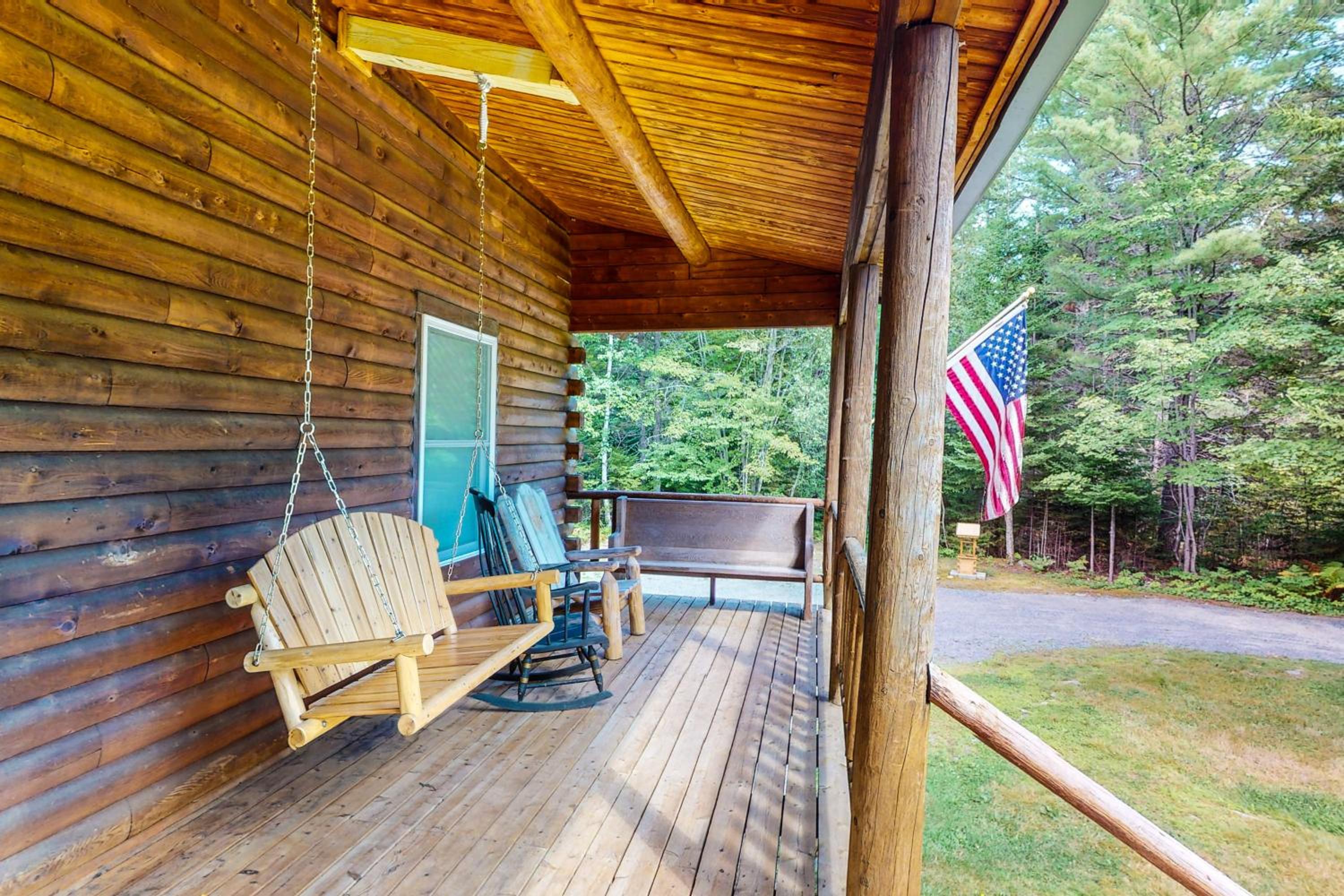 Relaxing 3BR | Fireplace | Deck | Fire Pit