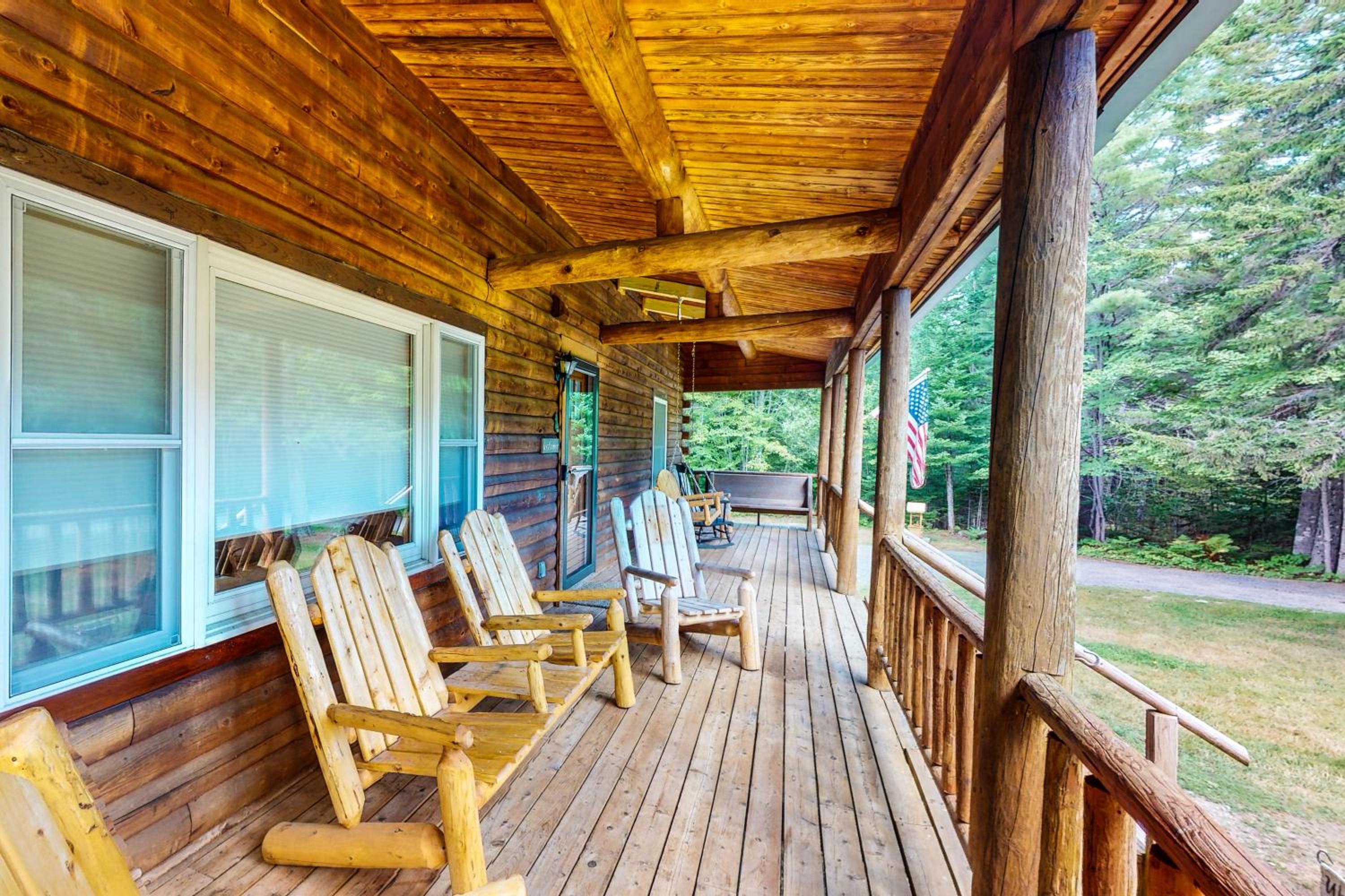 Relaxing 3BR | Fireplace | Deck | Fire Pit