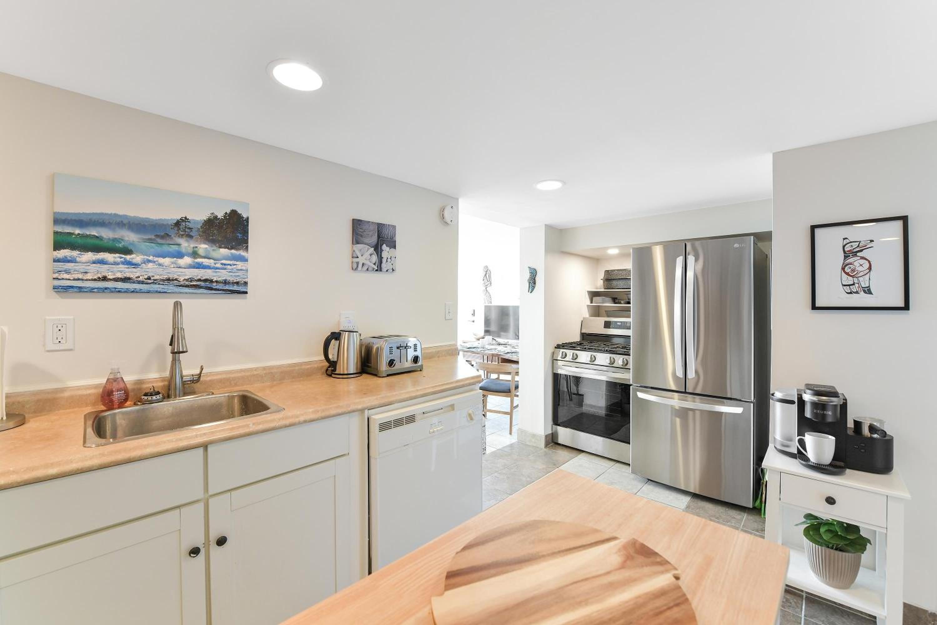 Gulf Island View Suite by EMR Vacation Rentals