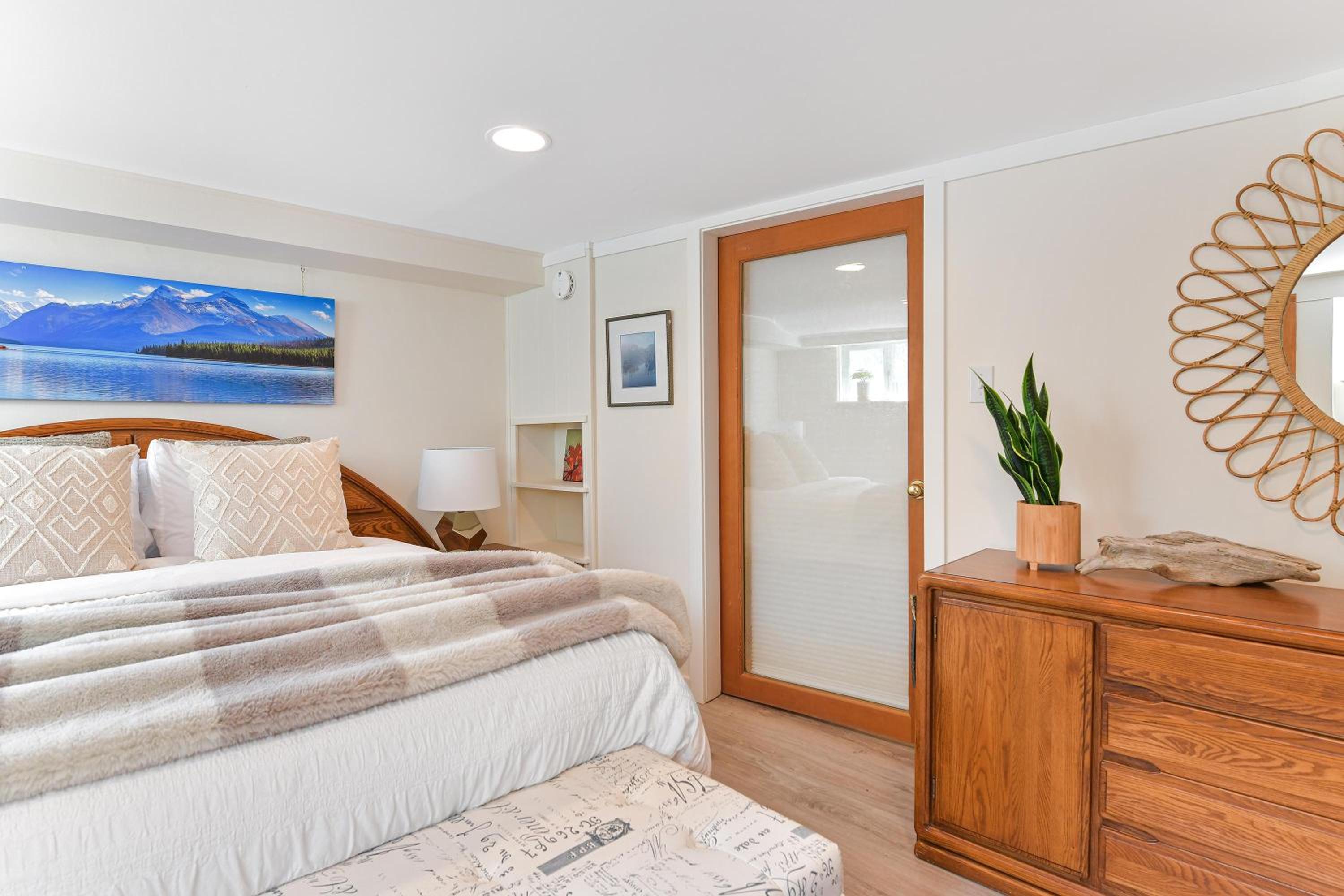 Gulf Island View Suite by EMR Vacation Rentals