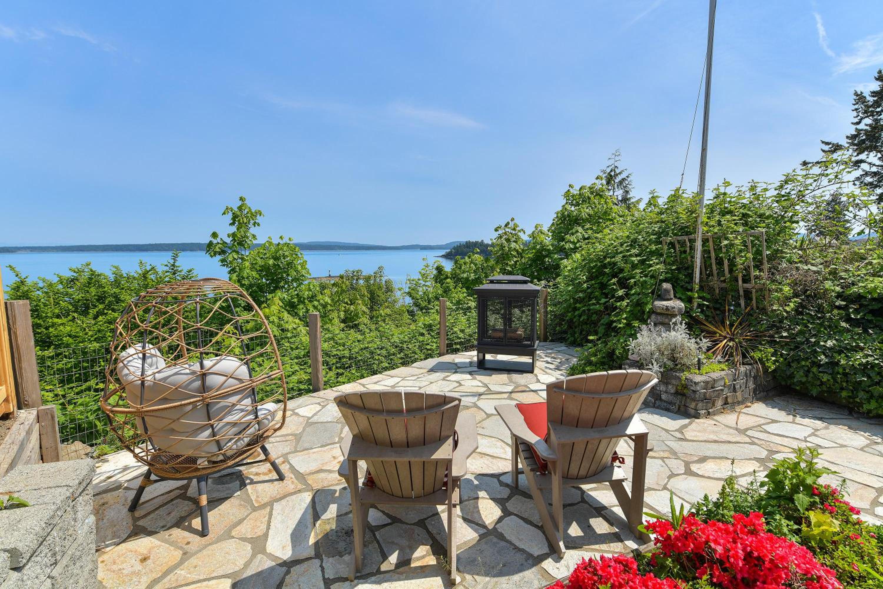 Gulf Island View Suite by EMR Vacation Rentals