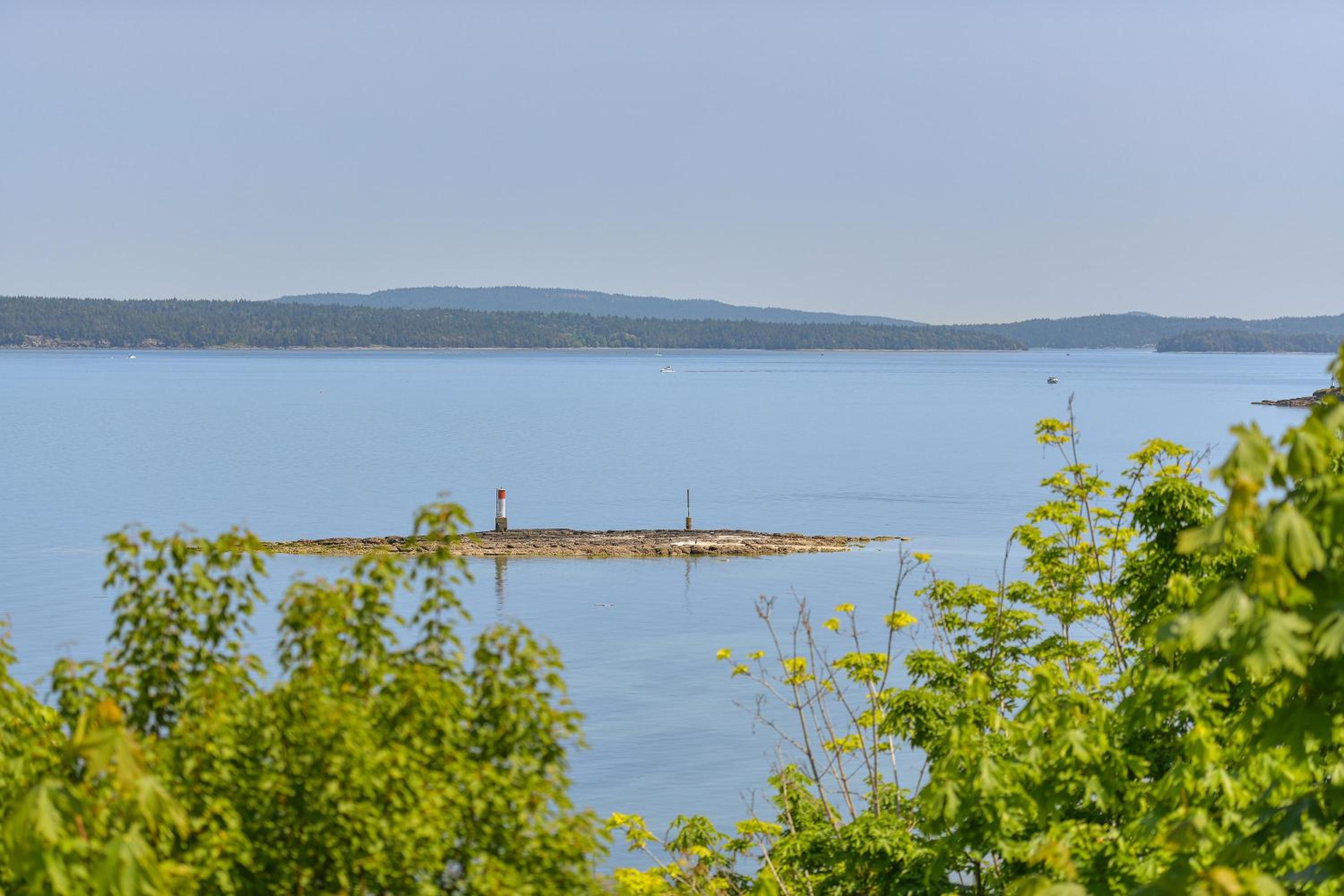 Gulf Island View Suite by EMR Vacation Rentals