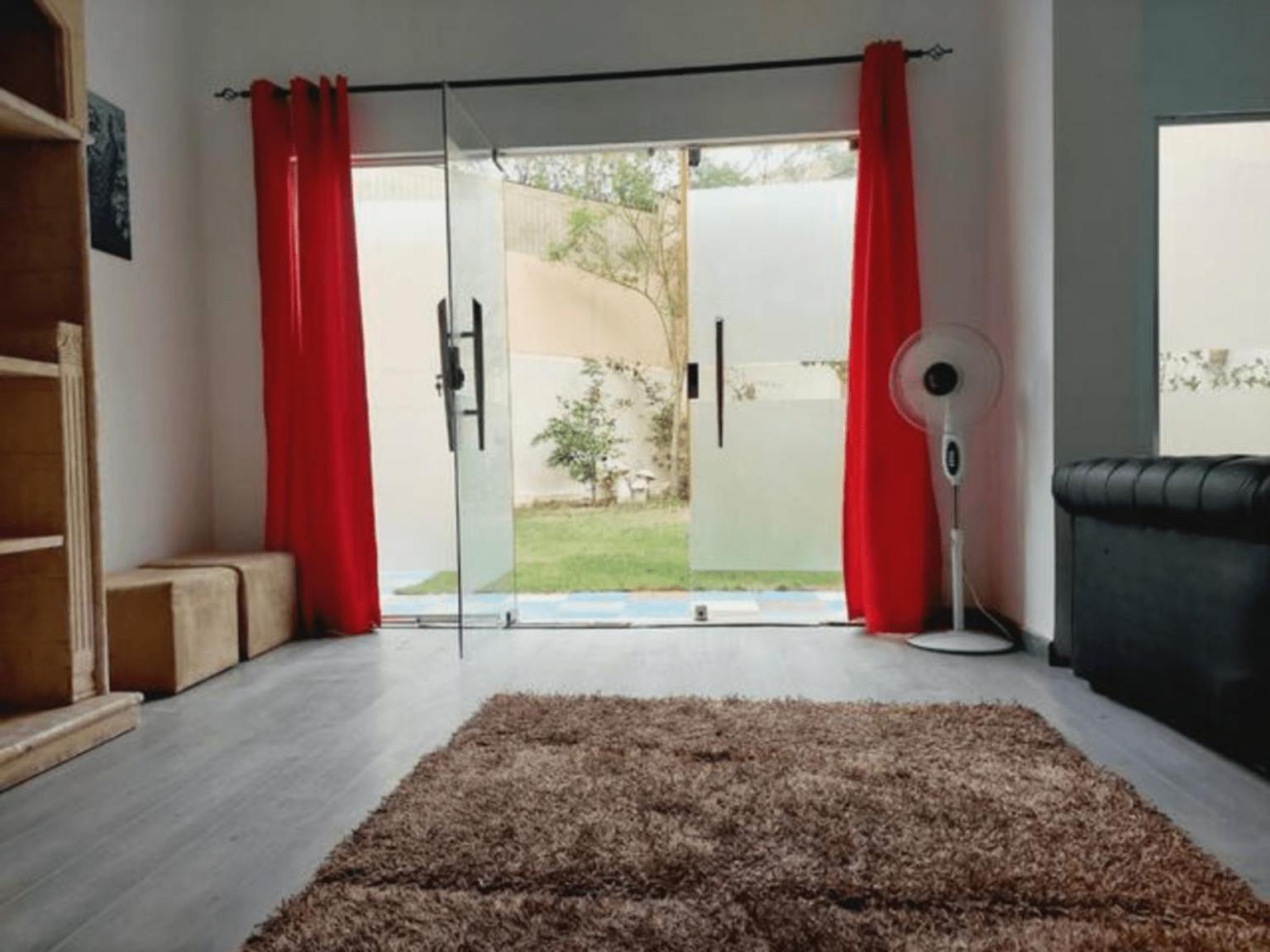 3-bedroom apartment with private garden, Sheikh Zayed City center view 4