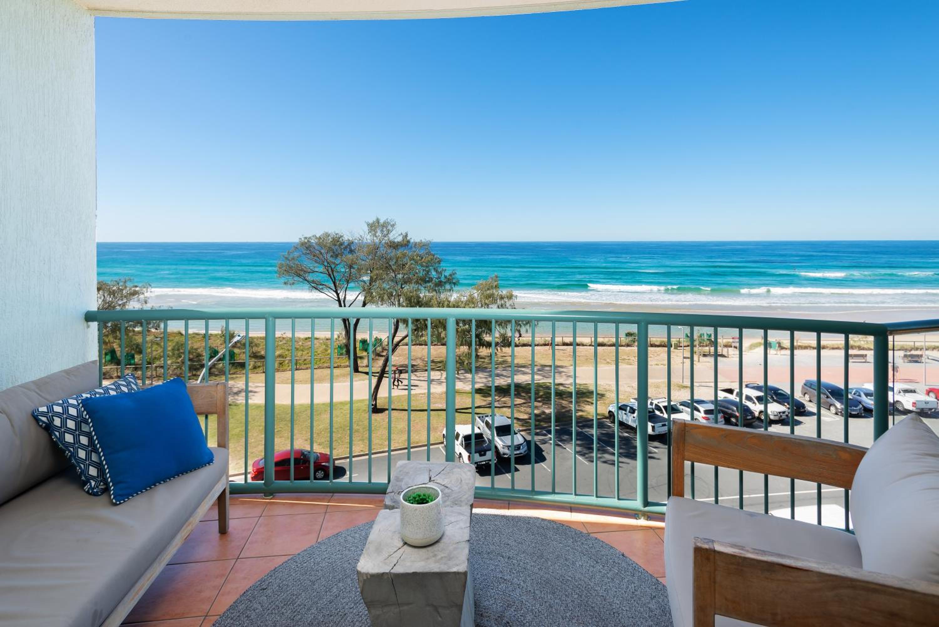 The Waterford on Main Beach