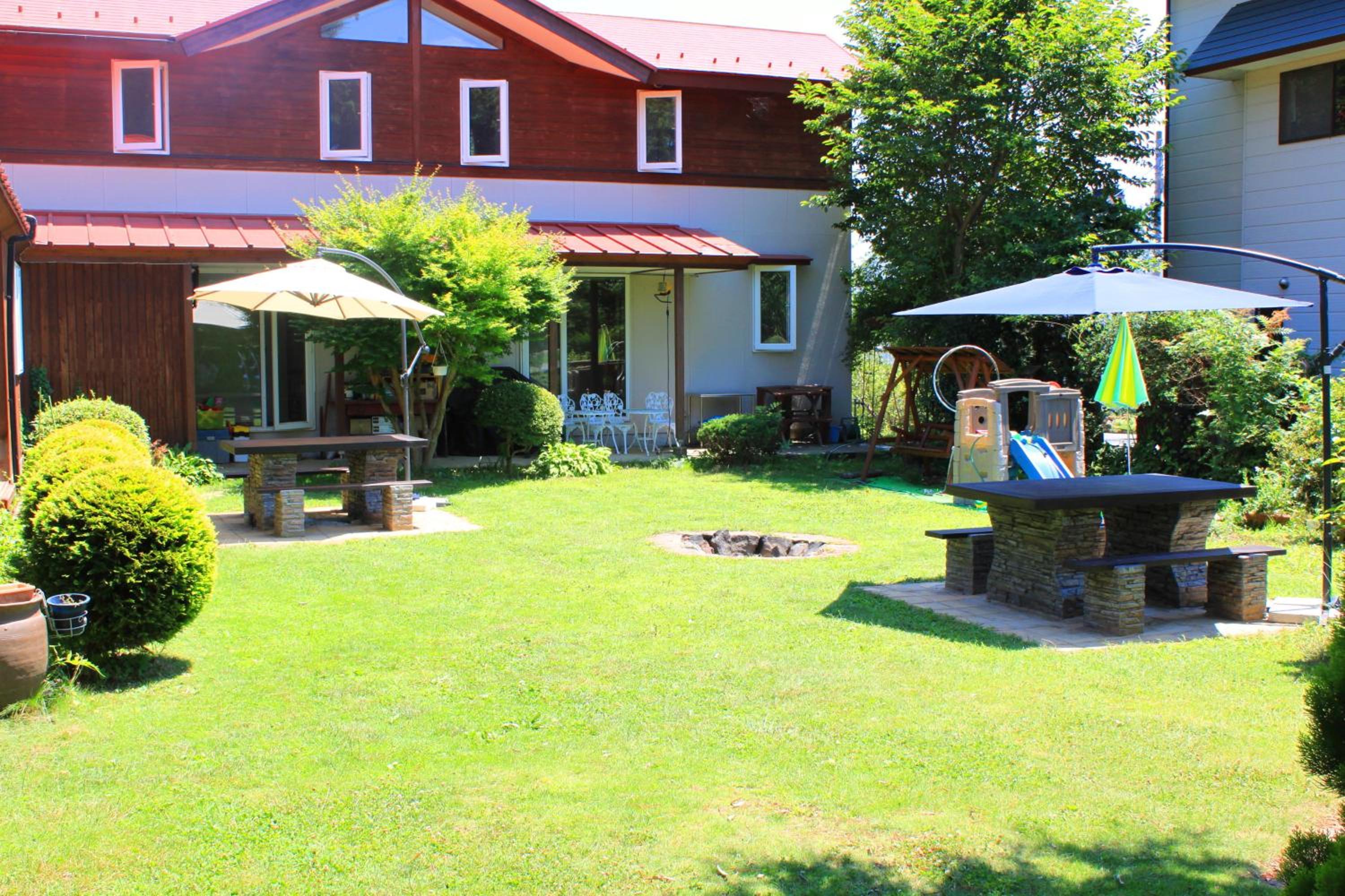 Pension Field