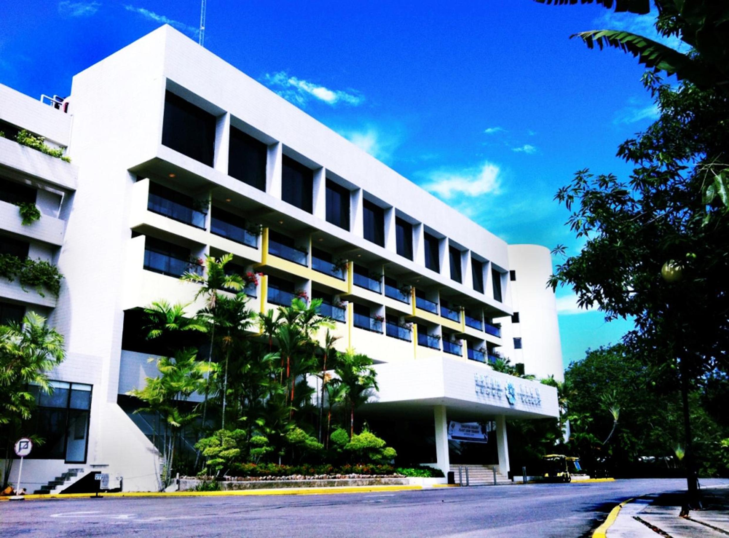Hotel Batam View Beach Resort - Image 1