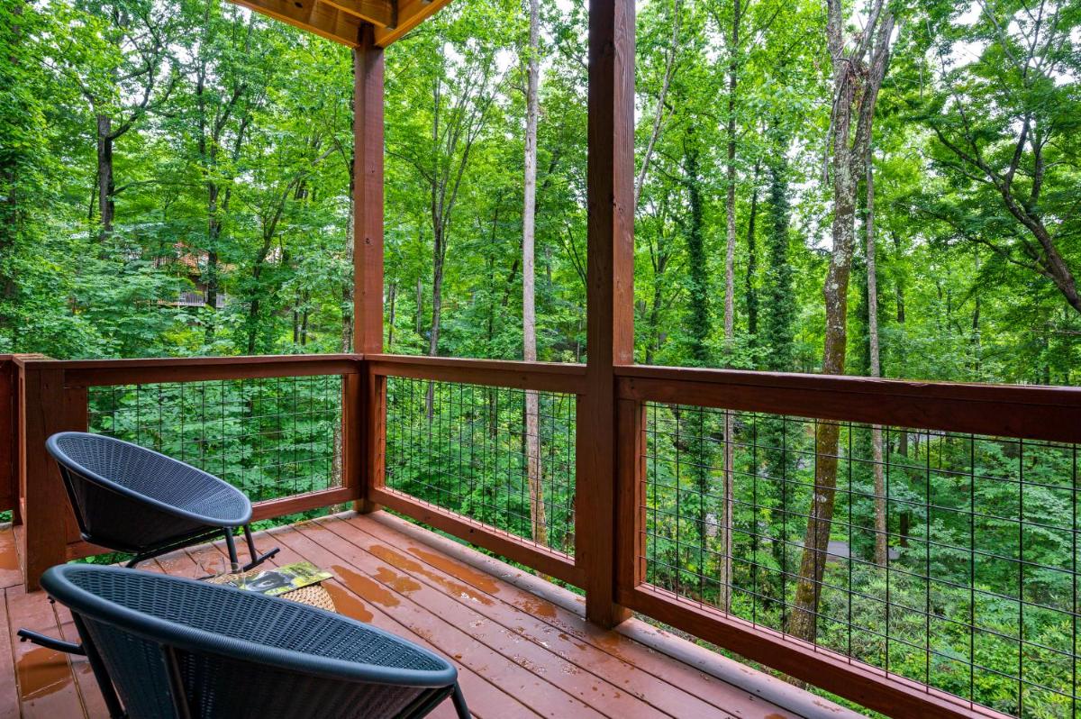 New Cozy Mountain Chalet Hot Tub Near Downtown