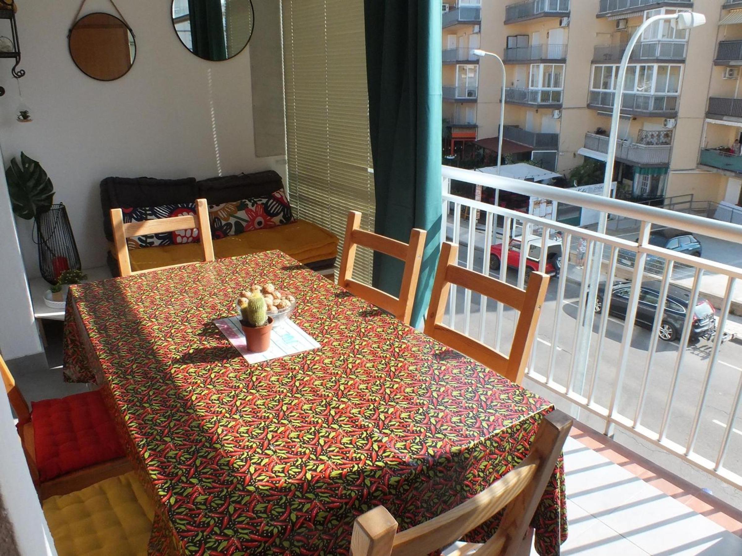 Apartamento Cerca de la Playa con Terraza y Parking en Roses, Costa Brava - ES-204-55 view 5
