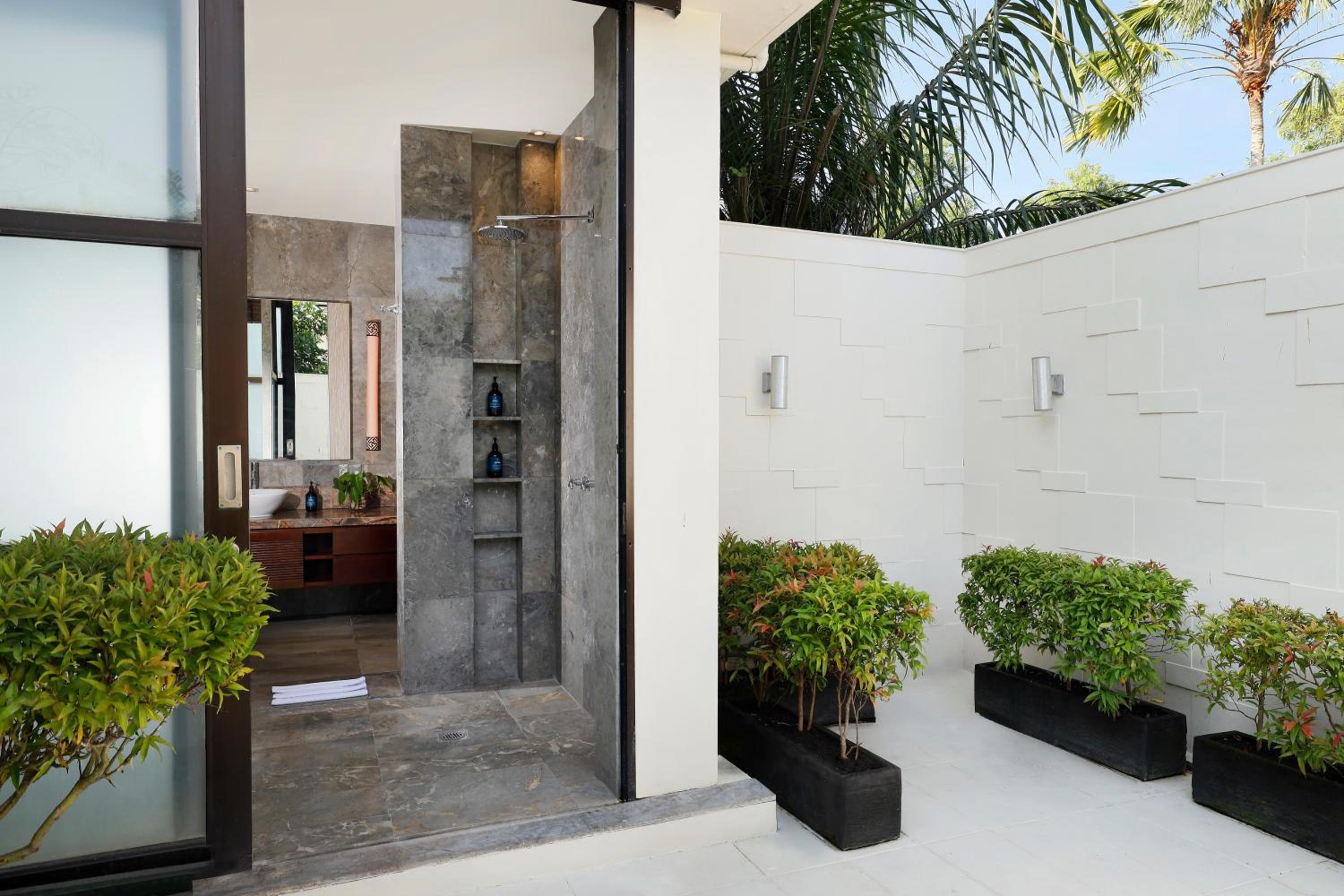 Villa Jamalu by Nakula view 5