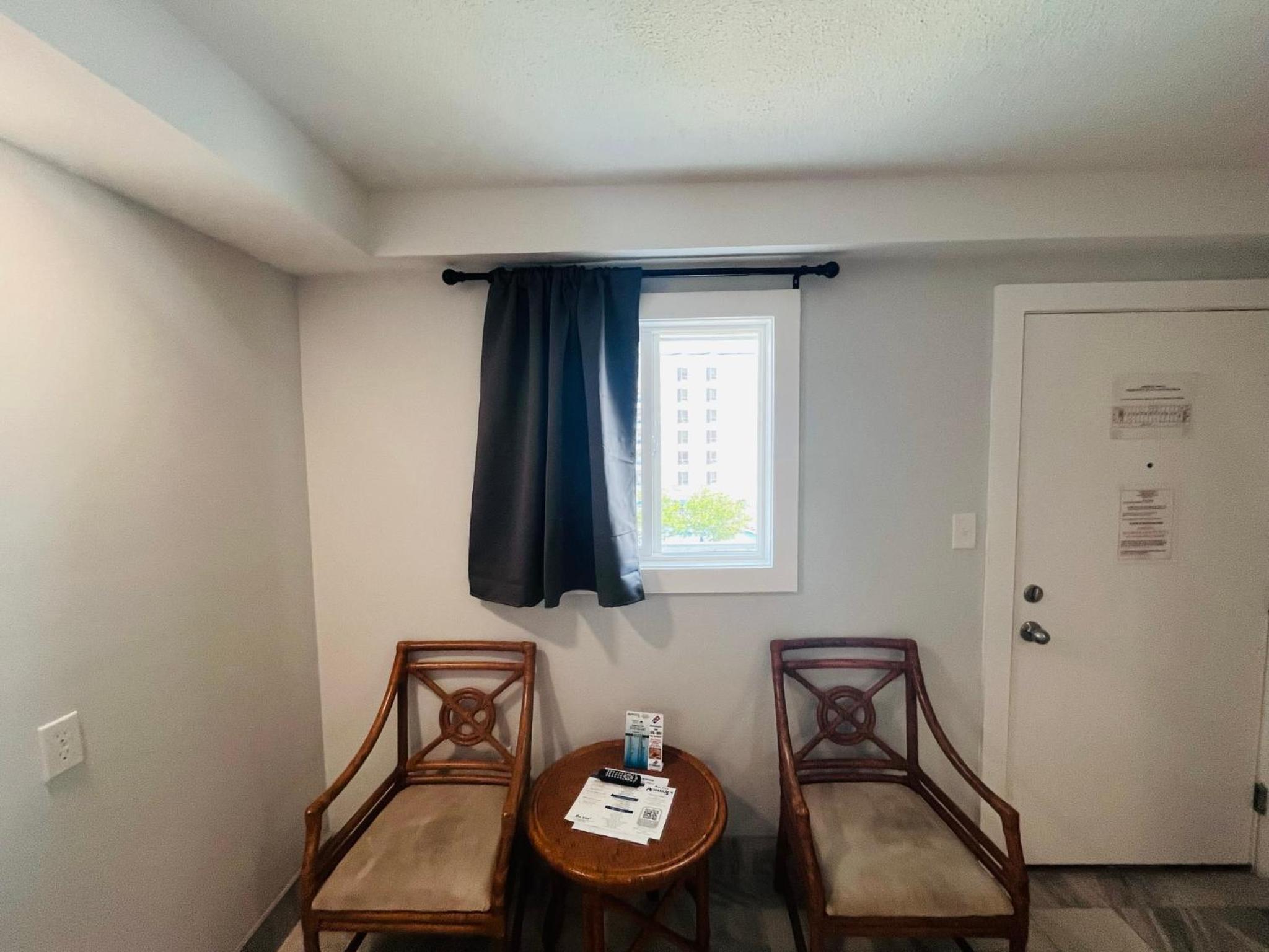 Admiral Resort Motel