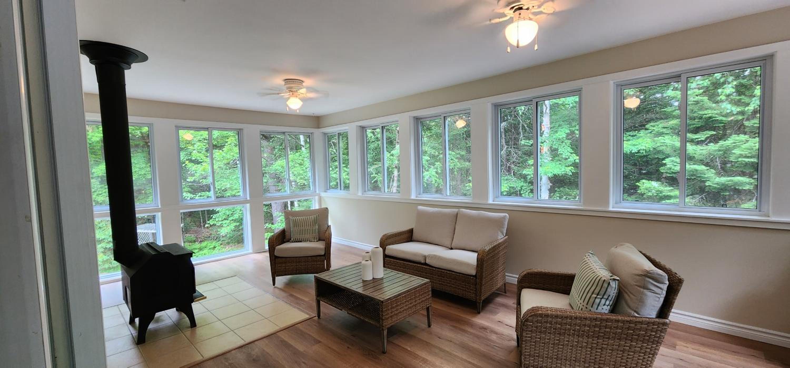 Private 5 BR Muskoka Cottage Firepit+BBQ+Wi-Fi