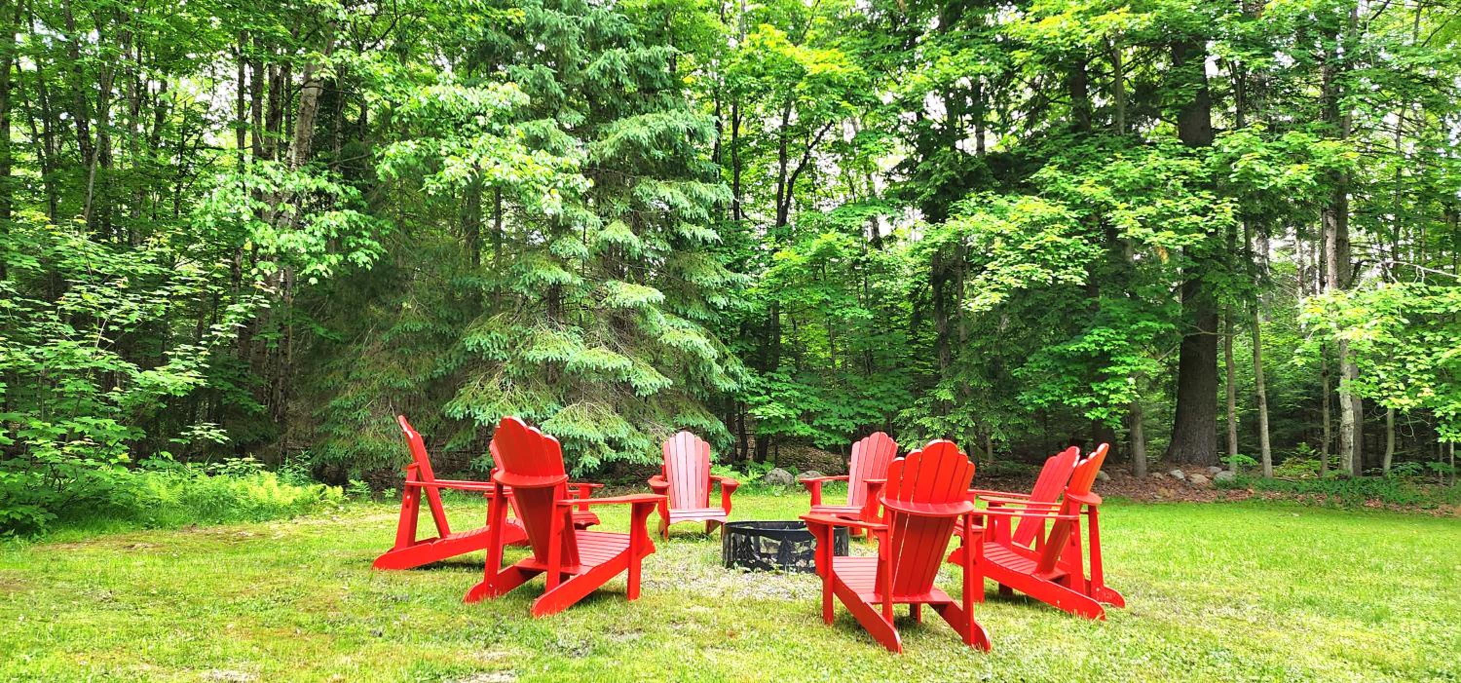 Private 5 BR Muskoka Cottage Firepit+BBQ+Wi-Fi