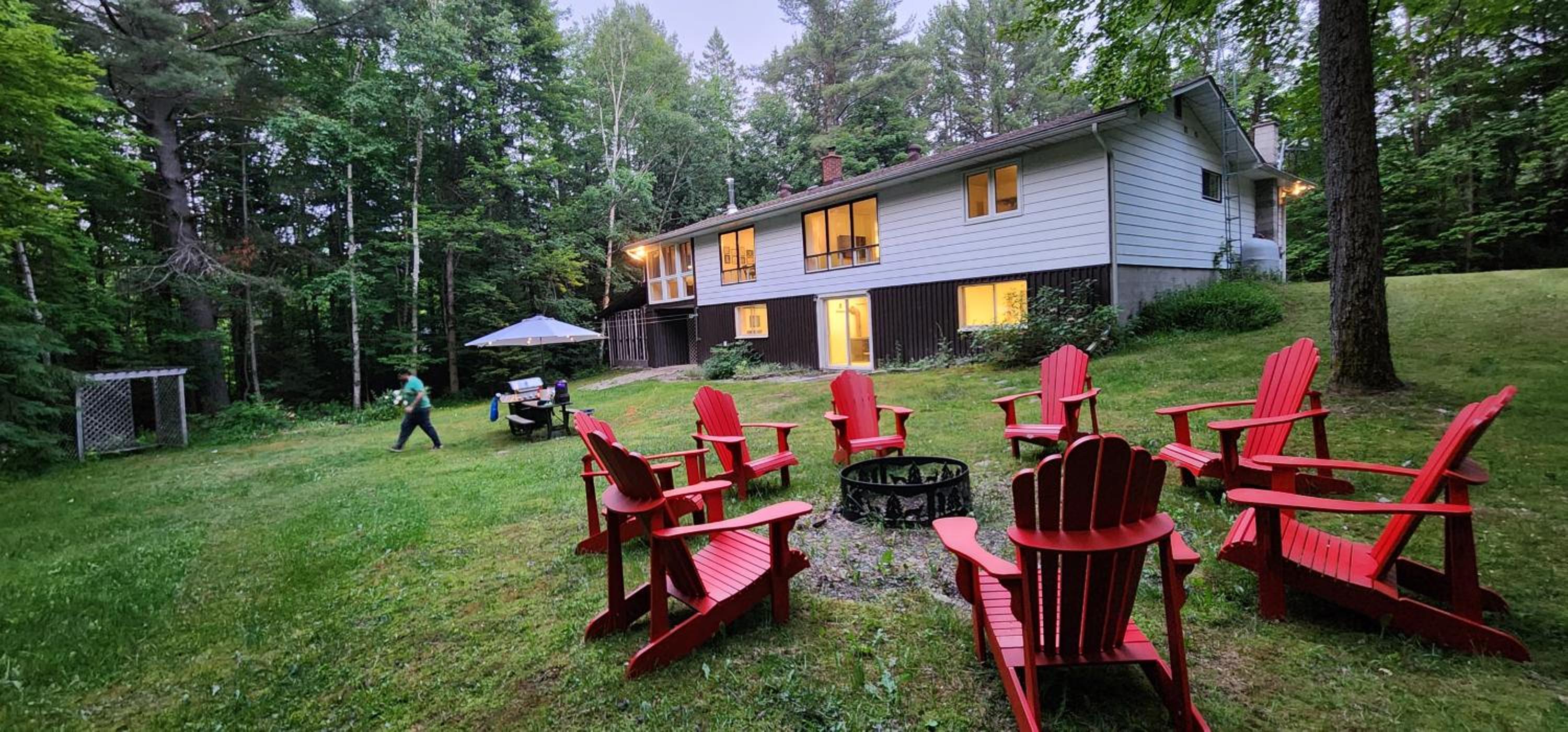 Private 5 BR Muskoka Cottage Firepit+BBQ+Wi-Fi