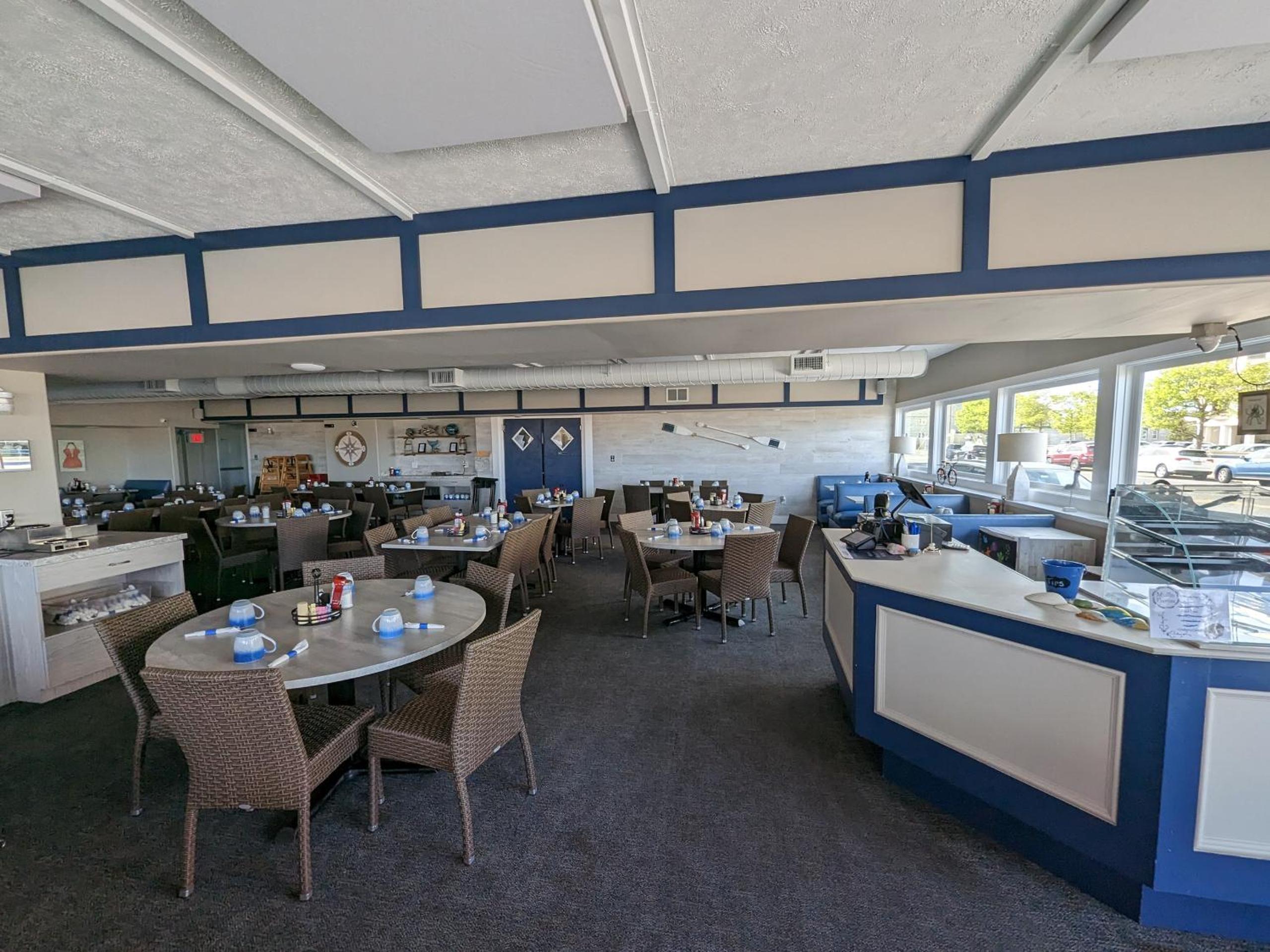 Admiral Resort Motel