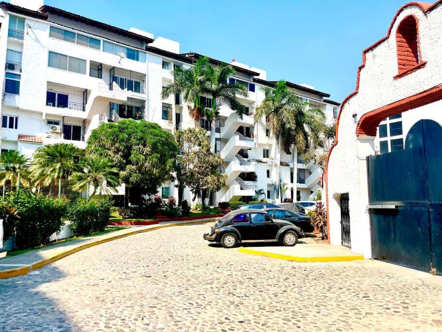 Best location! apartment w/ pool view 5