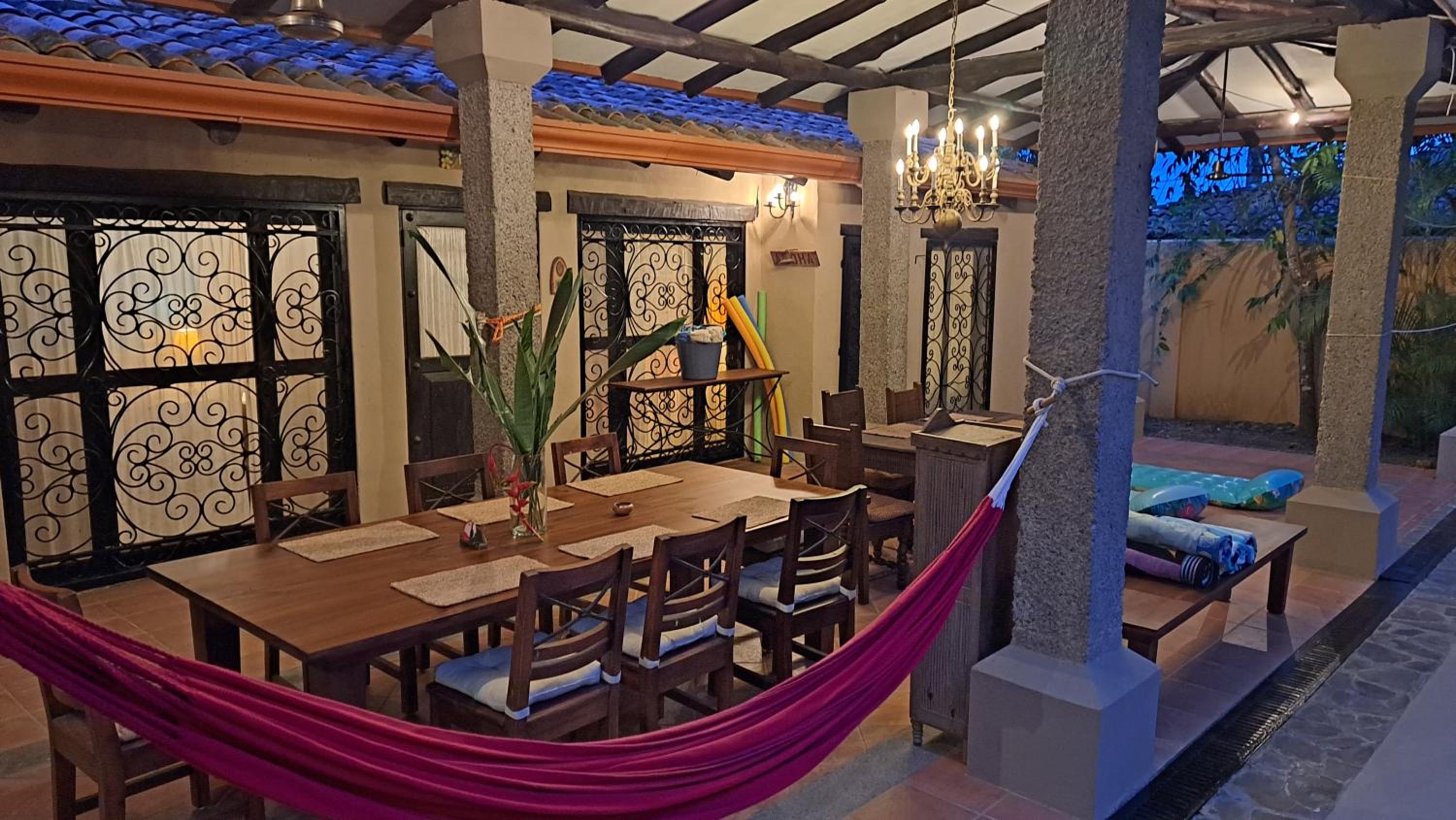 Villa Helena Hermosa private 5-bdr resort pool