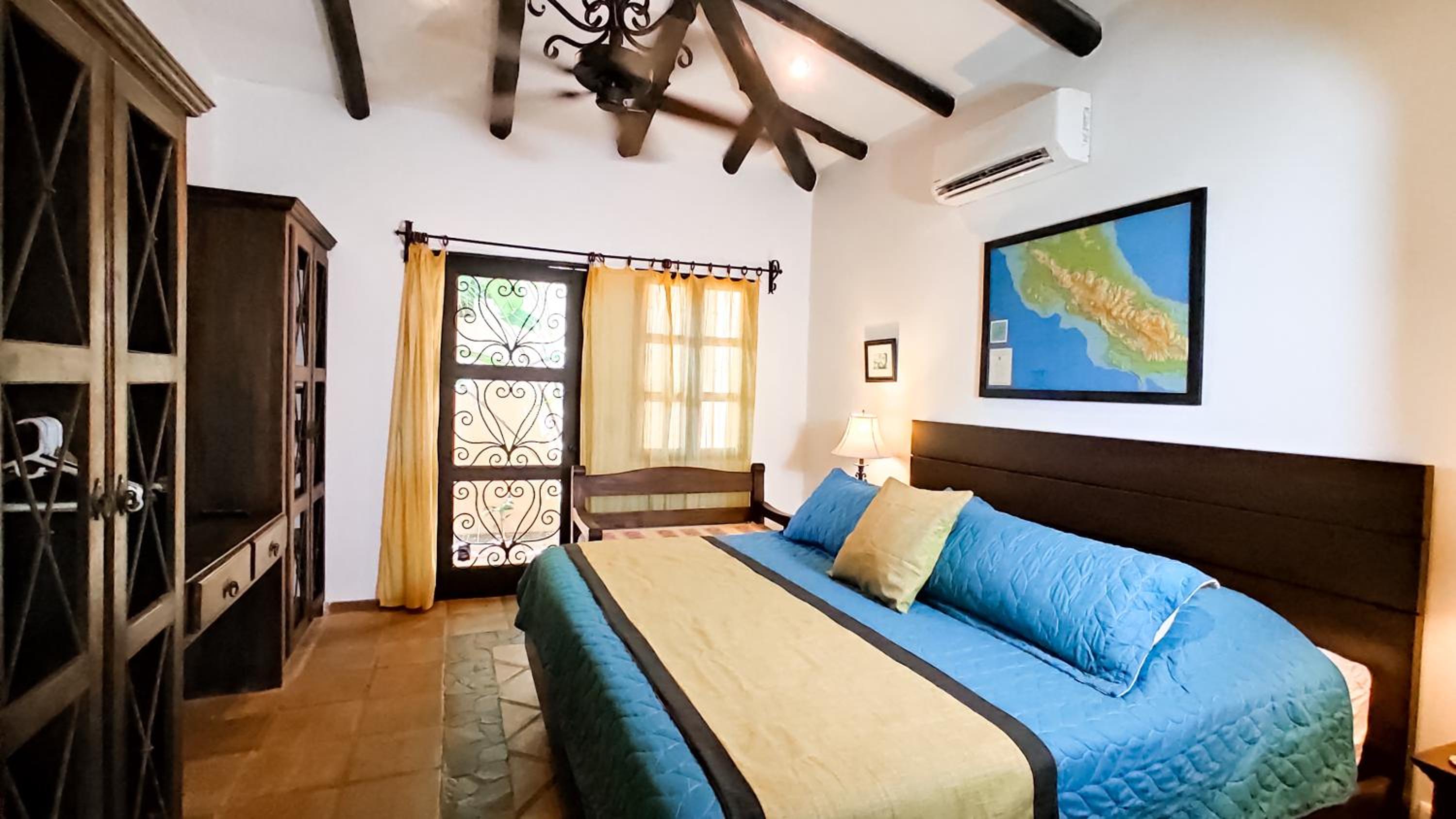 Villa Helena Hermosa private 5-bdr resort pool