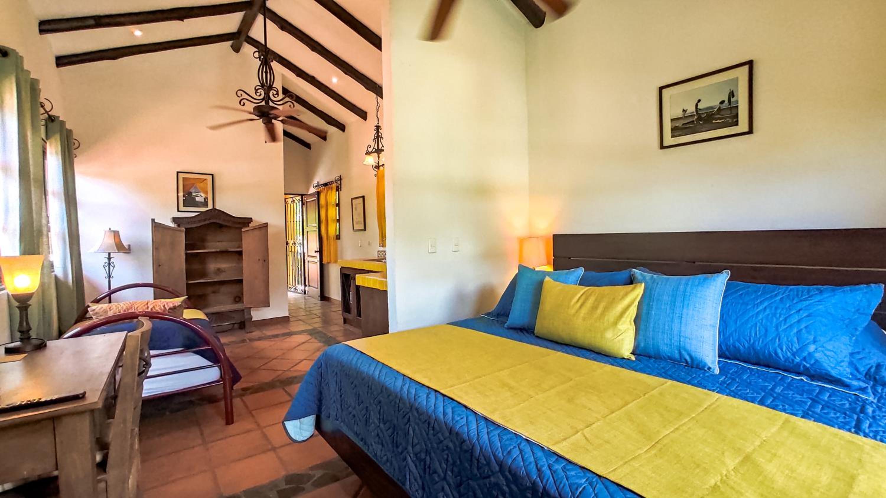Villa Helena Hermosa private 5-bdr resort pool