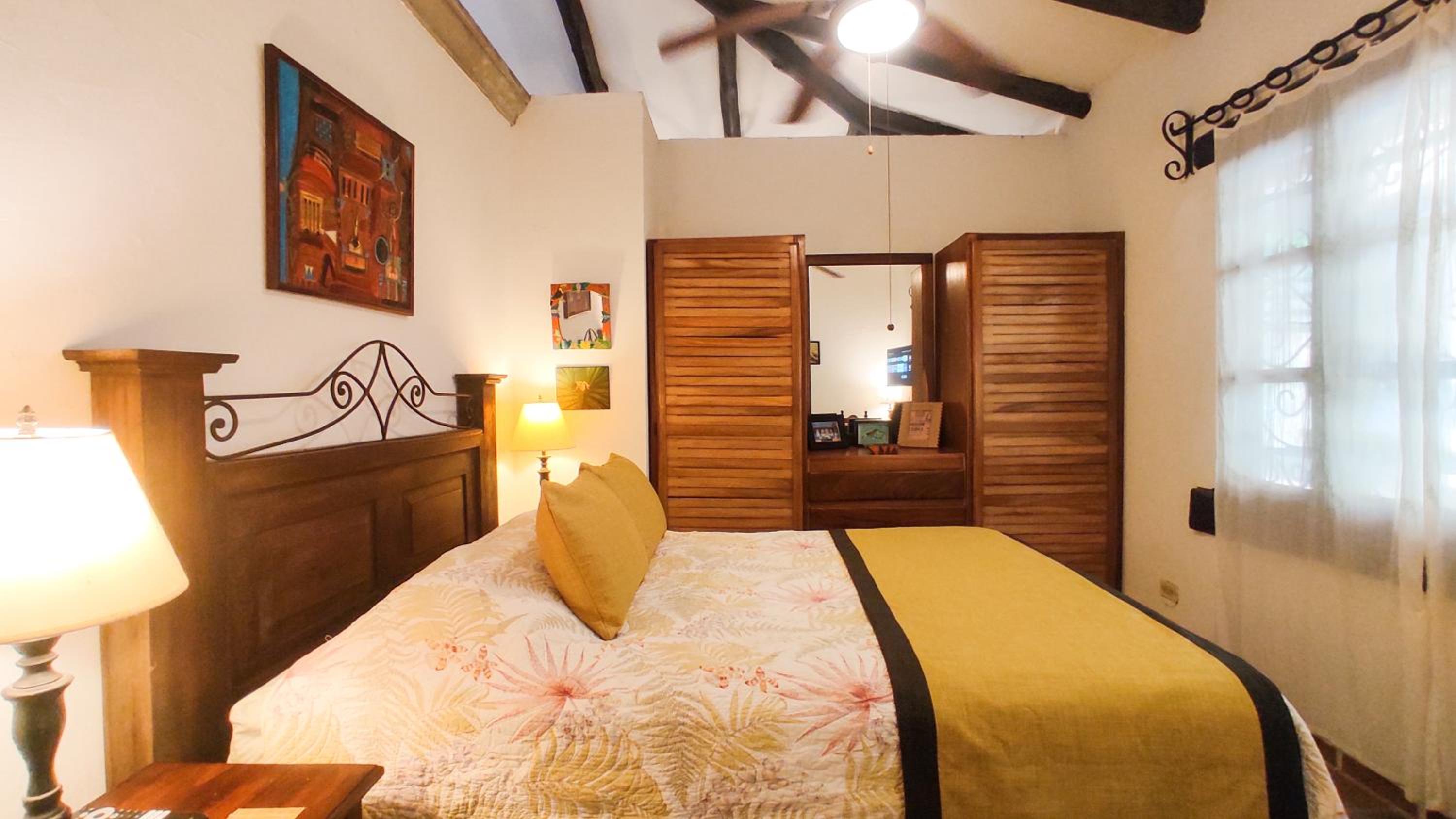 Villa Helena Hermosa private 5-bdr resort pool