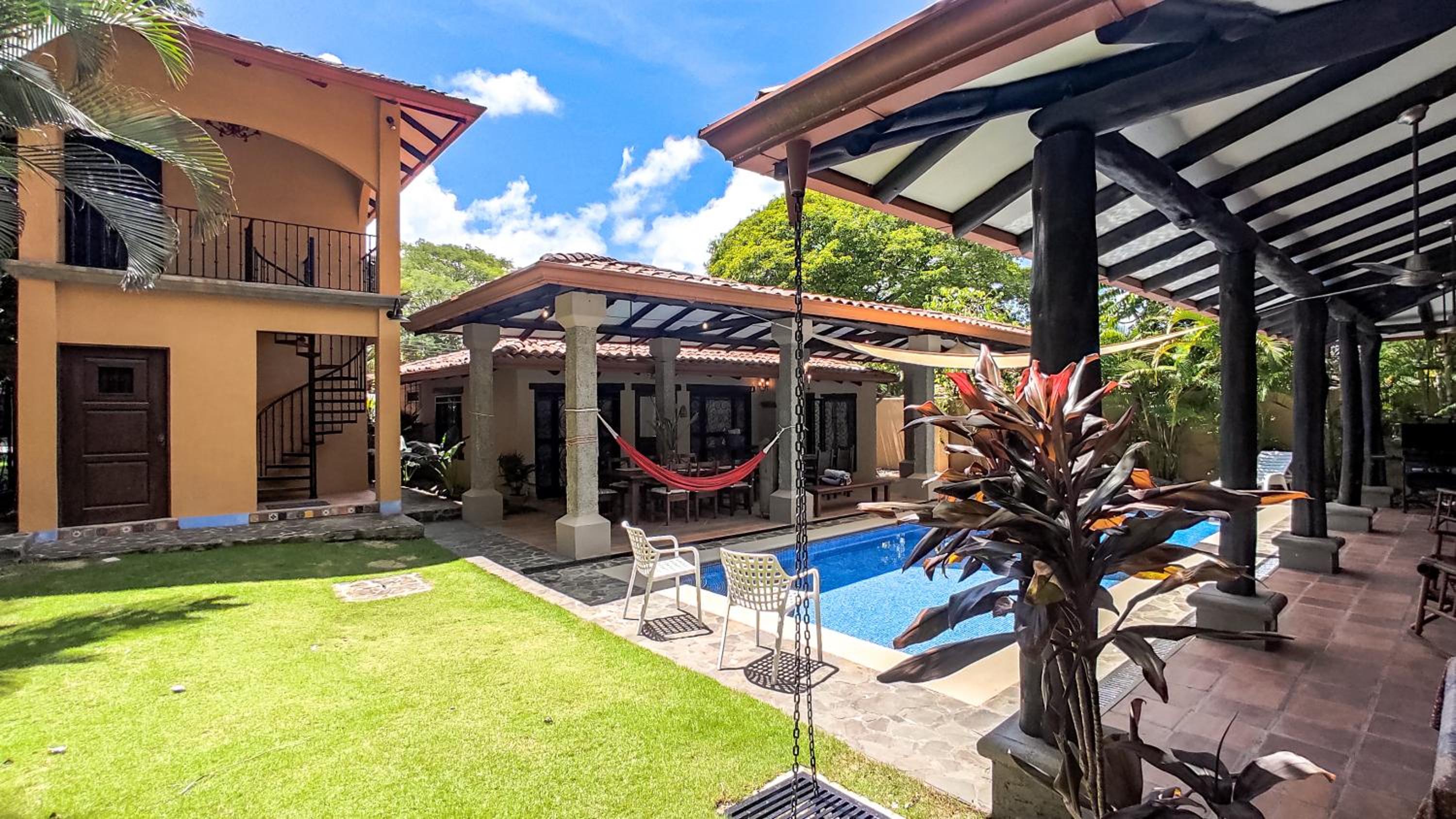 Villa Helena Hermosa private 5-bdr resort pool