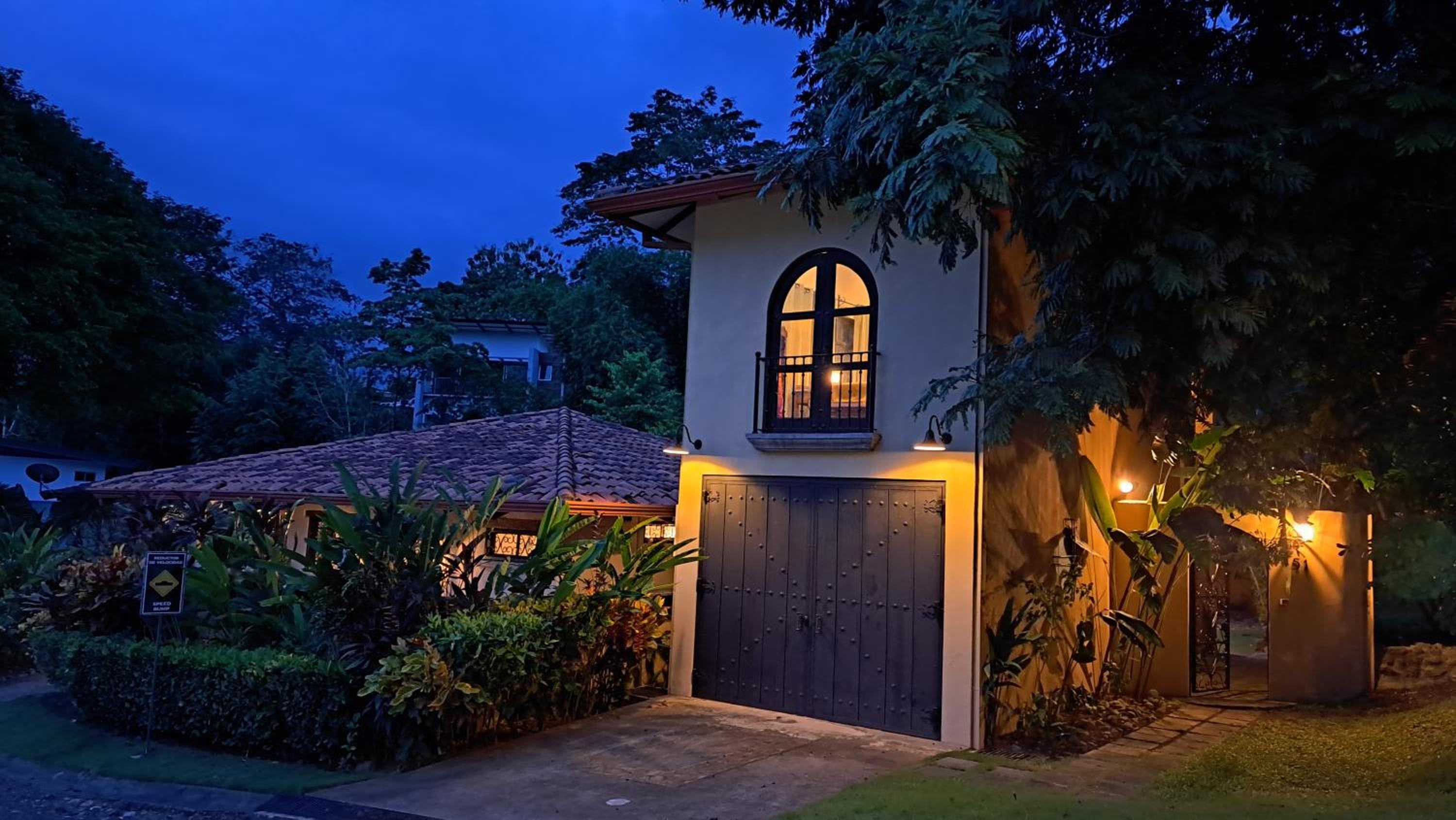 Villa Helena Hermosa private 5-bdr resort pool