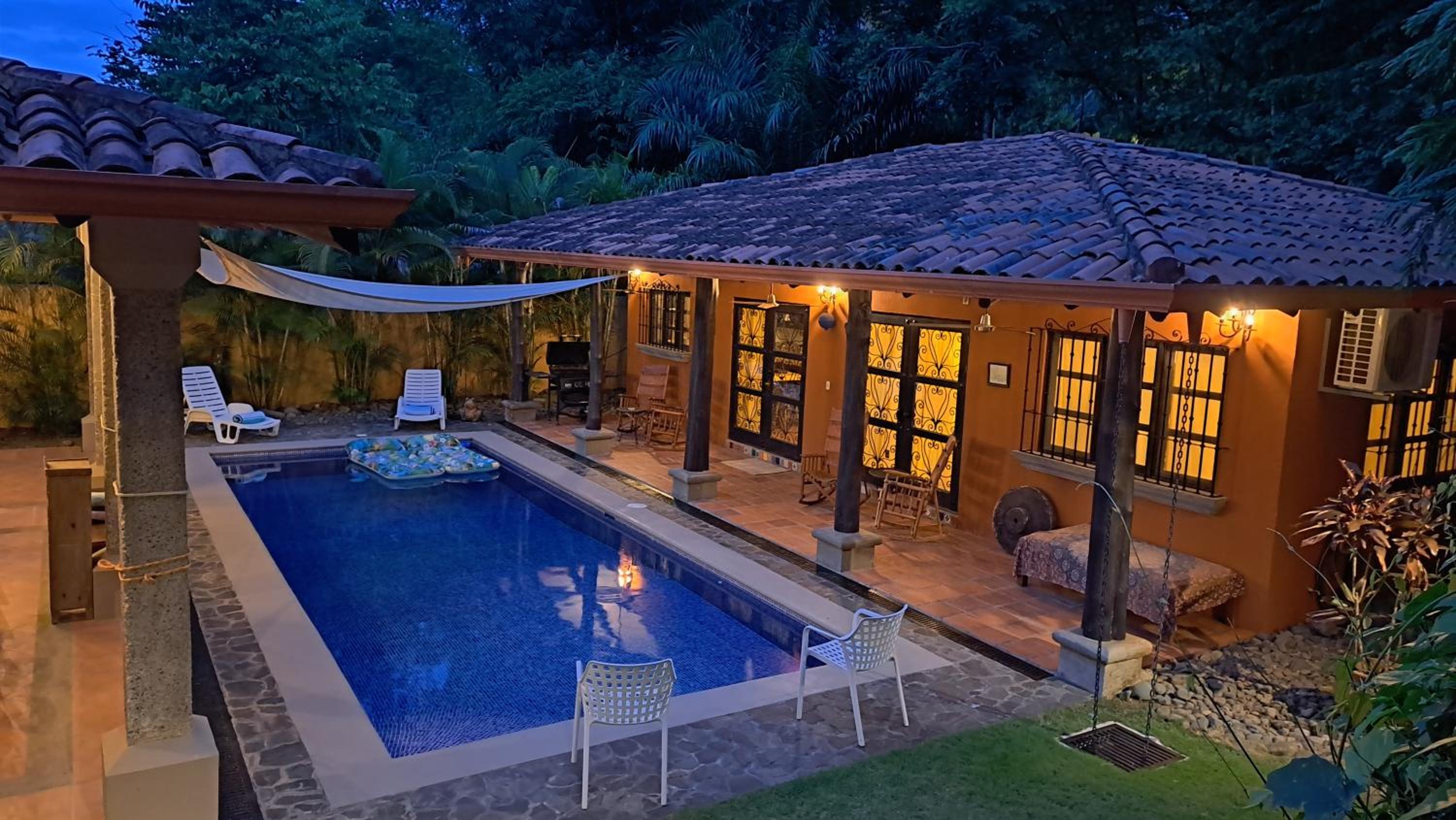 Villa Helena Hermosa private 5-bdr resort pool