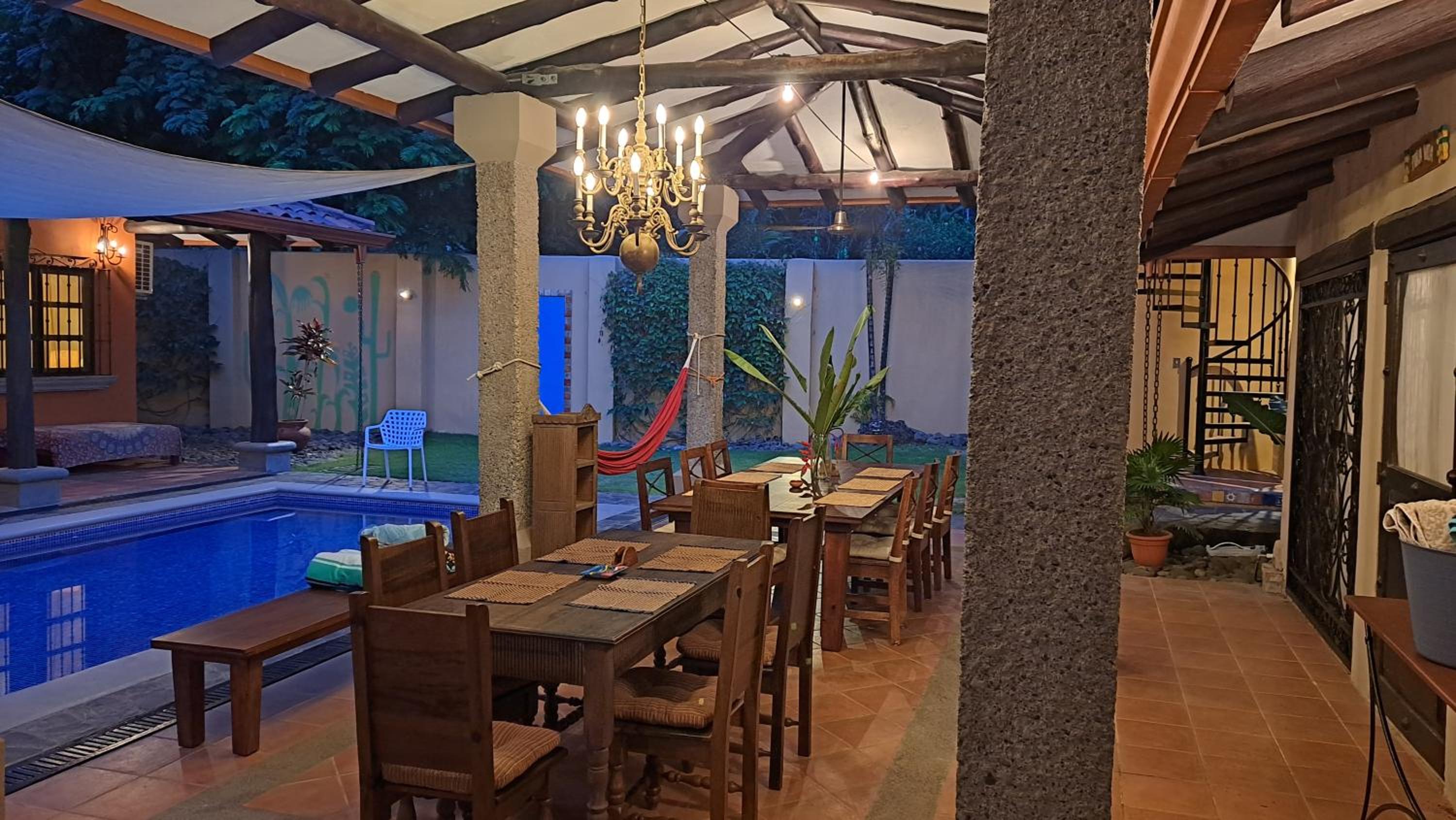 Villa Helena Hermosa private 5-bdr resort pool