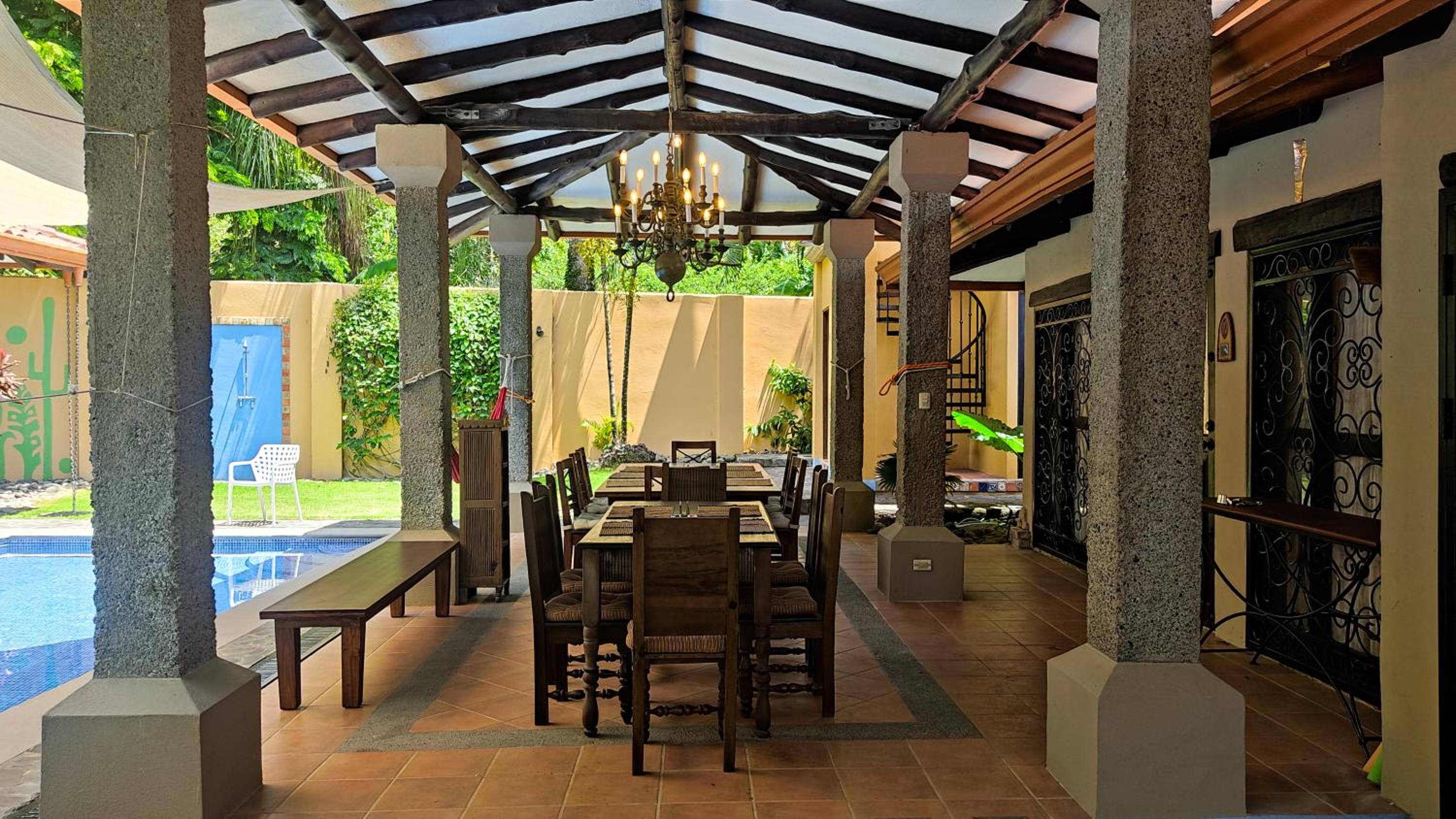 Villa Helena Hermosa private 5-bdr resort pool