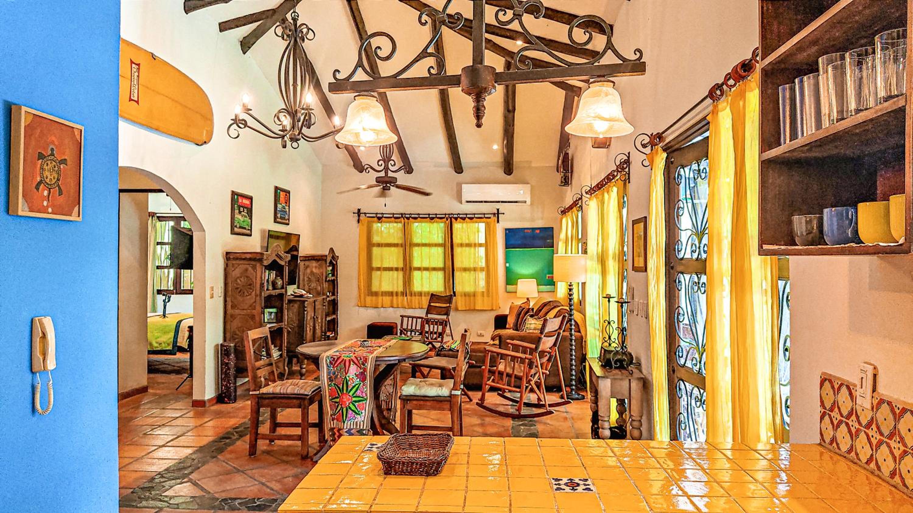 Villa Helena Hermosa private 5-bdr resort pool