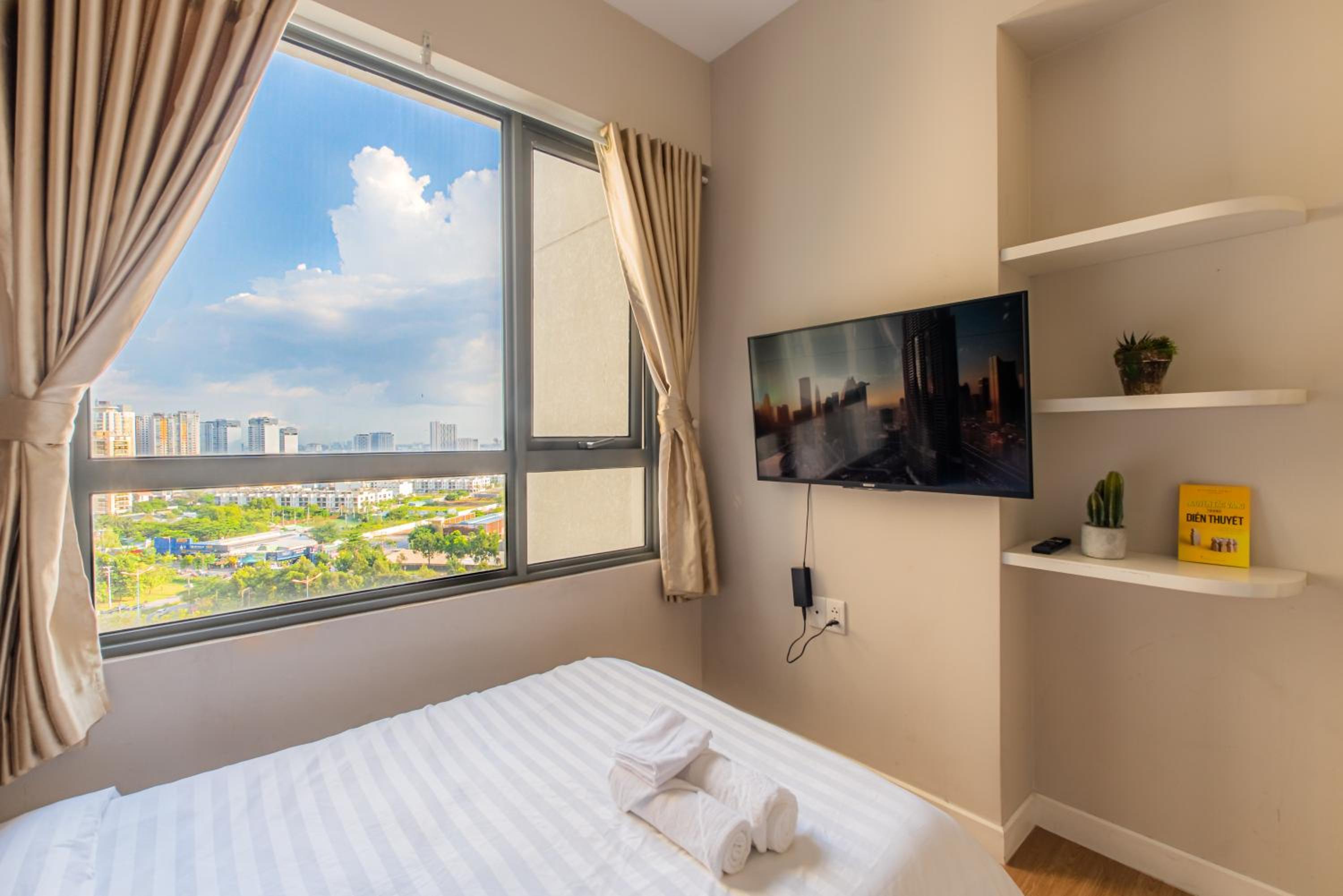 ambiHOME 2BR 2WC in Masteri Thao Dien District 2