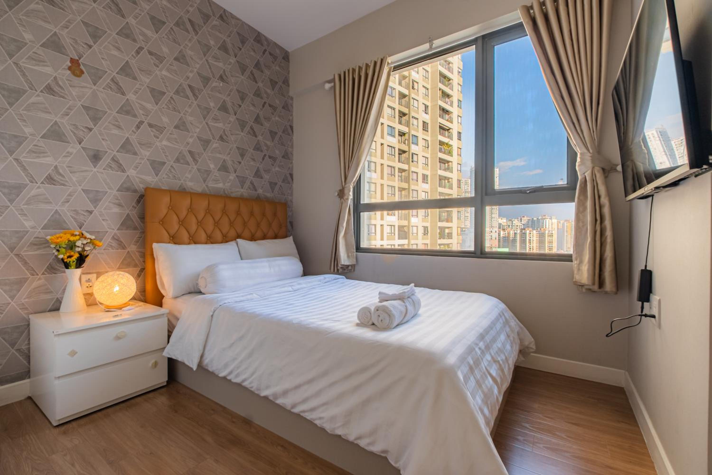 ambiHOME 2BR 2WC in Masteri Thao Dien District 2