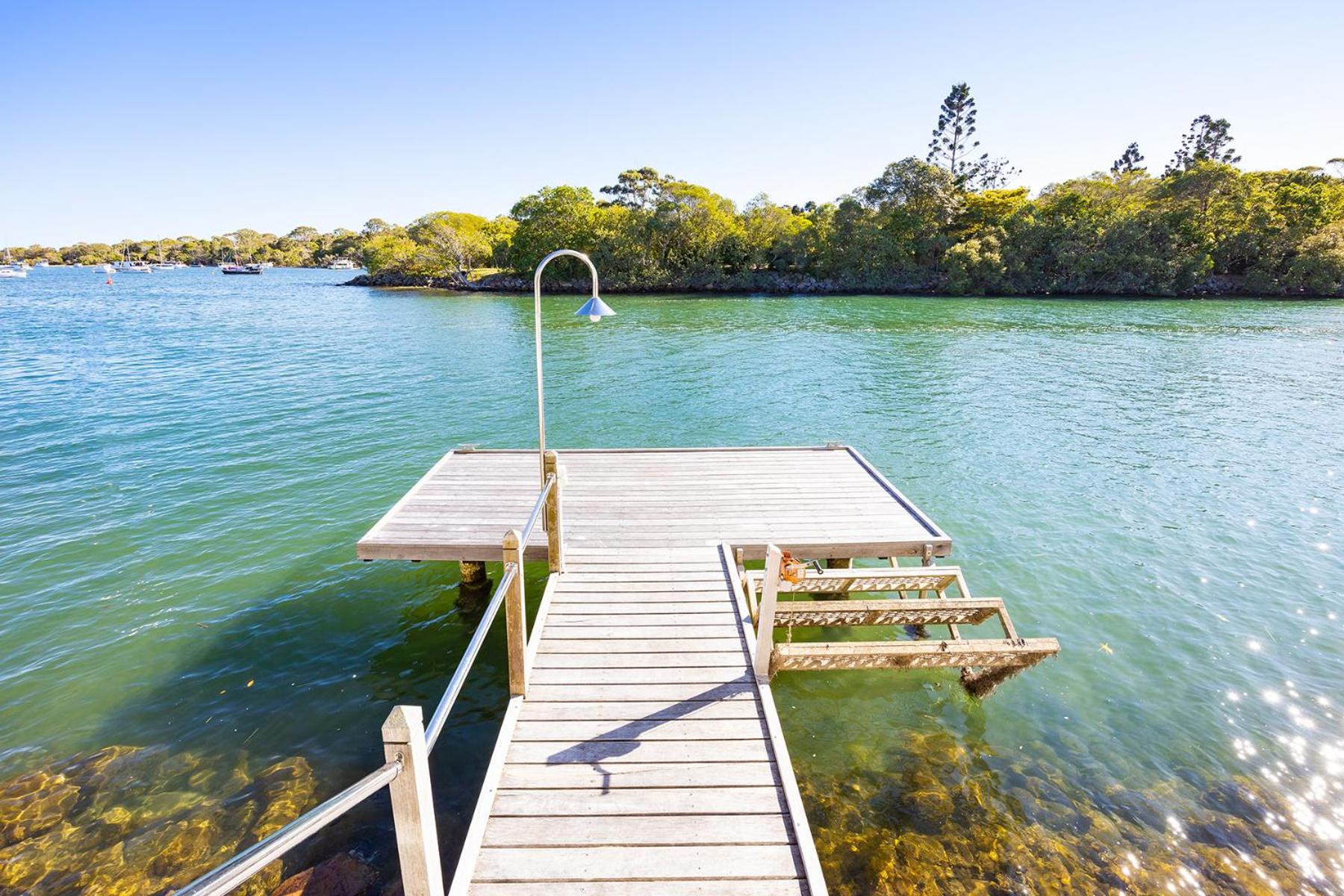 Iluka, Luxurious Riverfront Retreat