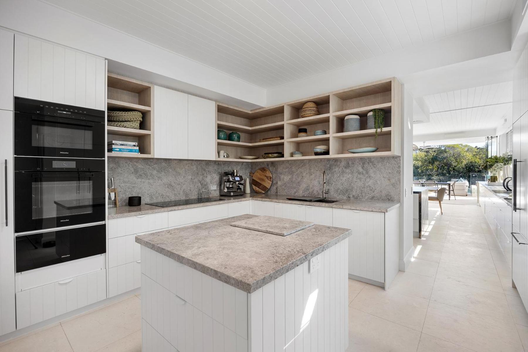 Iluka, Luxurious Riverfront Retreat