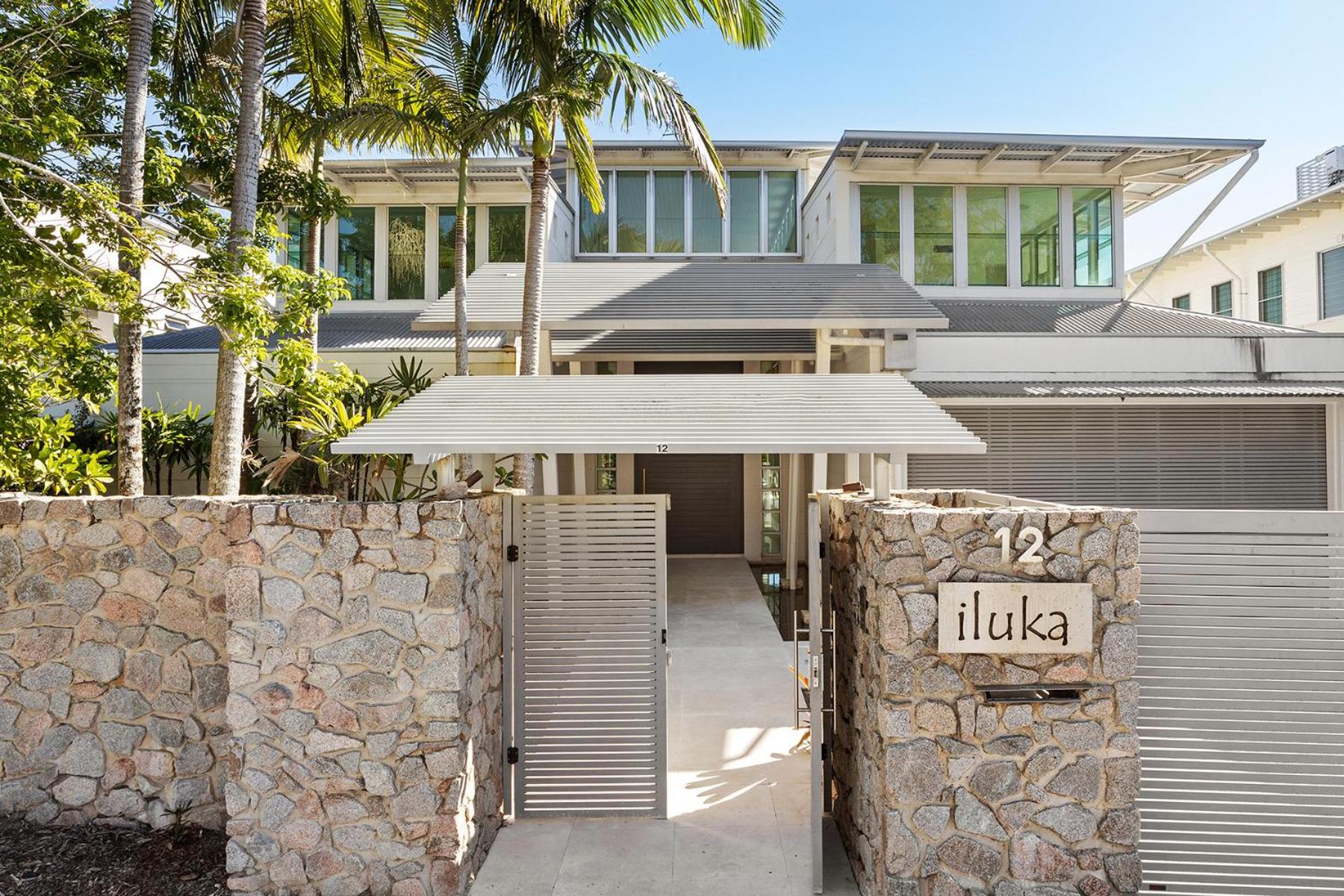Iluka, Luxurious Riverfront Retreat