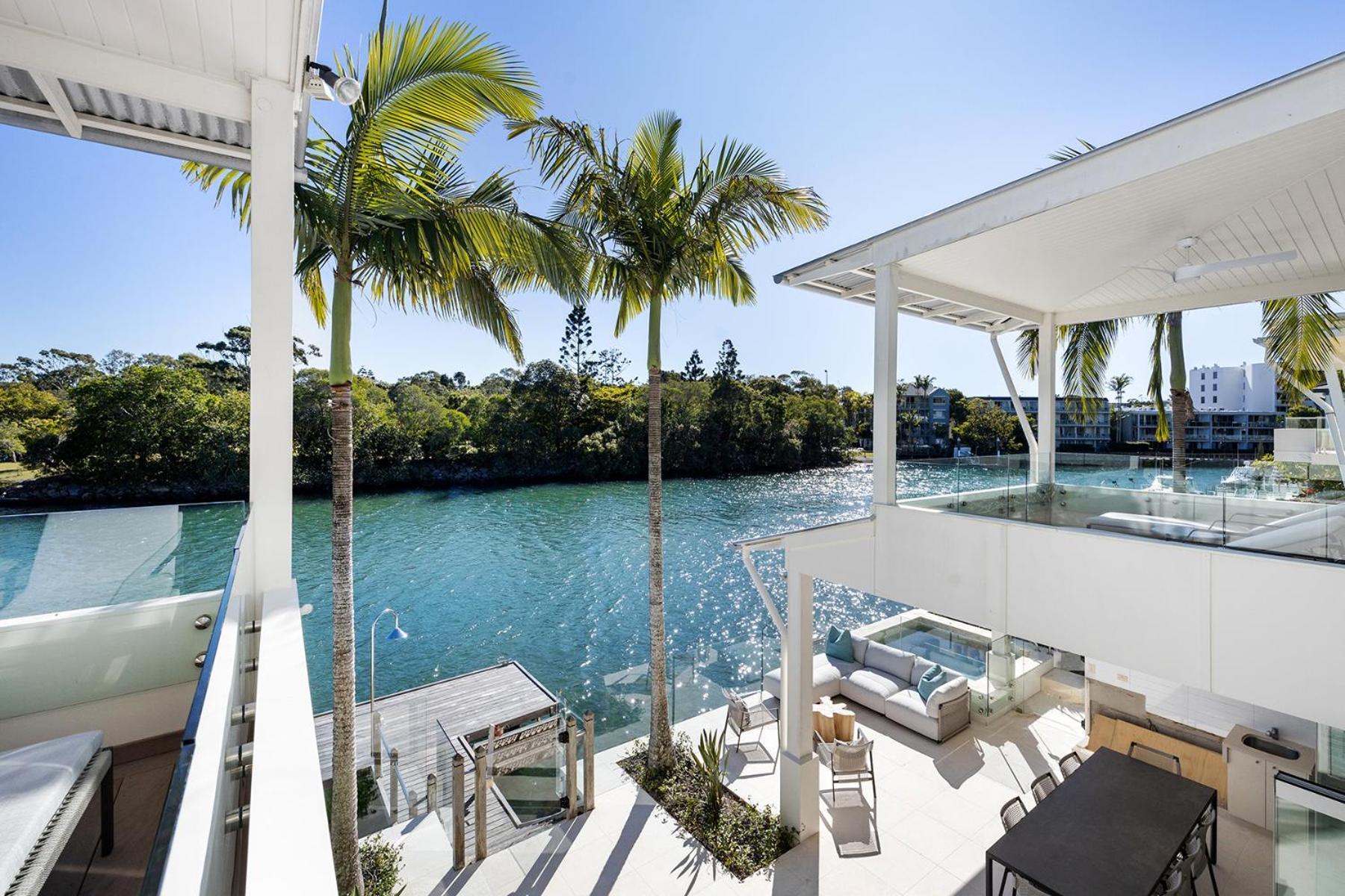 Iluka, Luxurious Riverfront Retreat