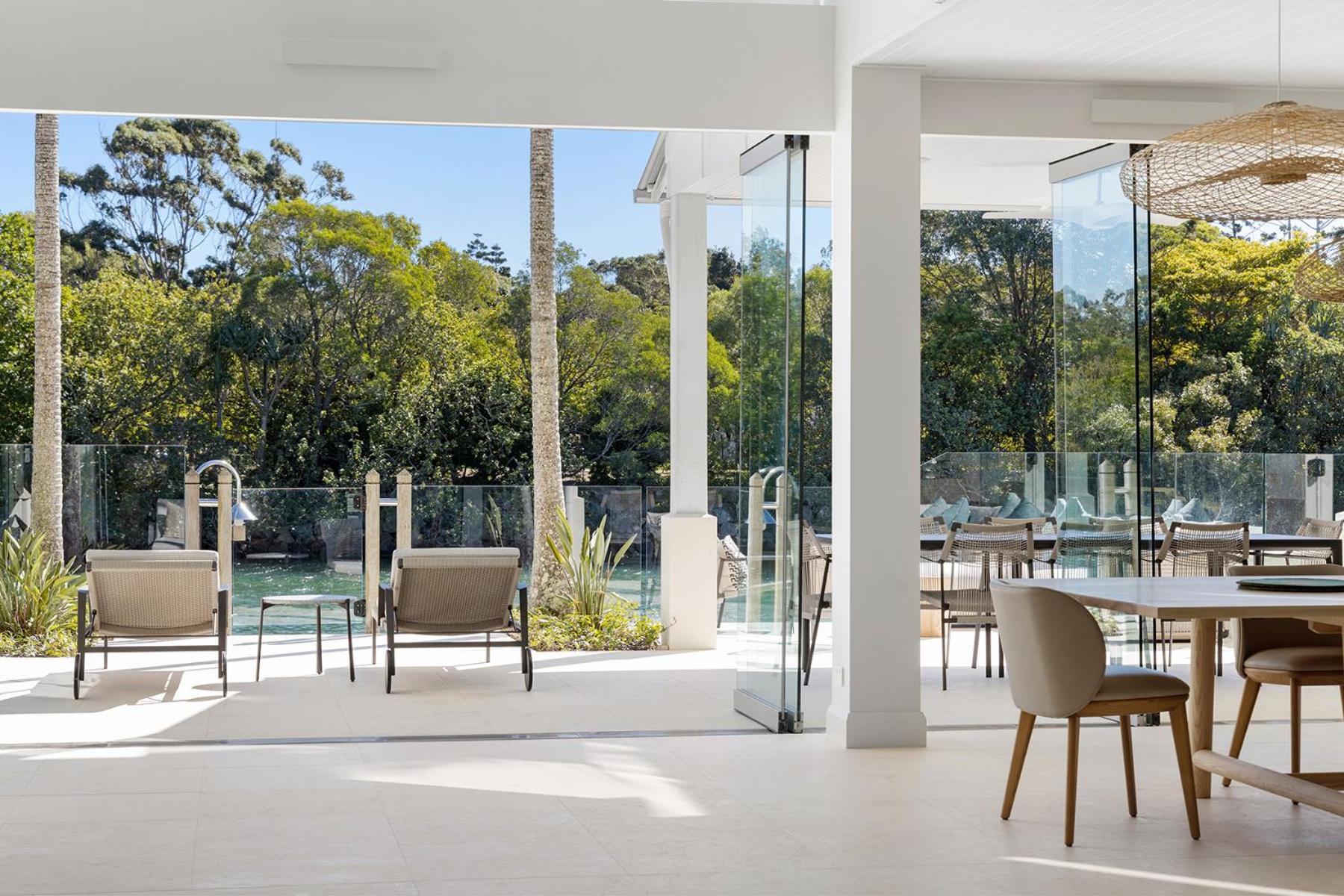 Iluka, Luxurious Riverfront Retreat