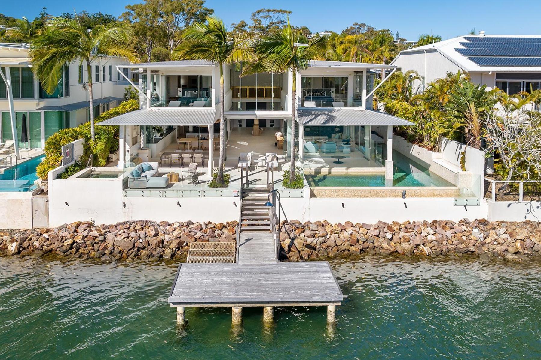 Iluka, Luxurious Riverfront Retreat