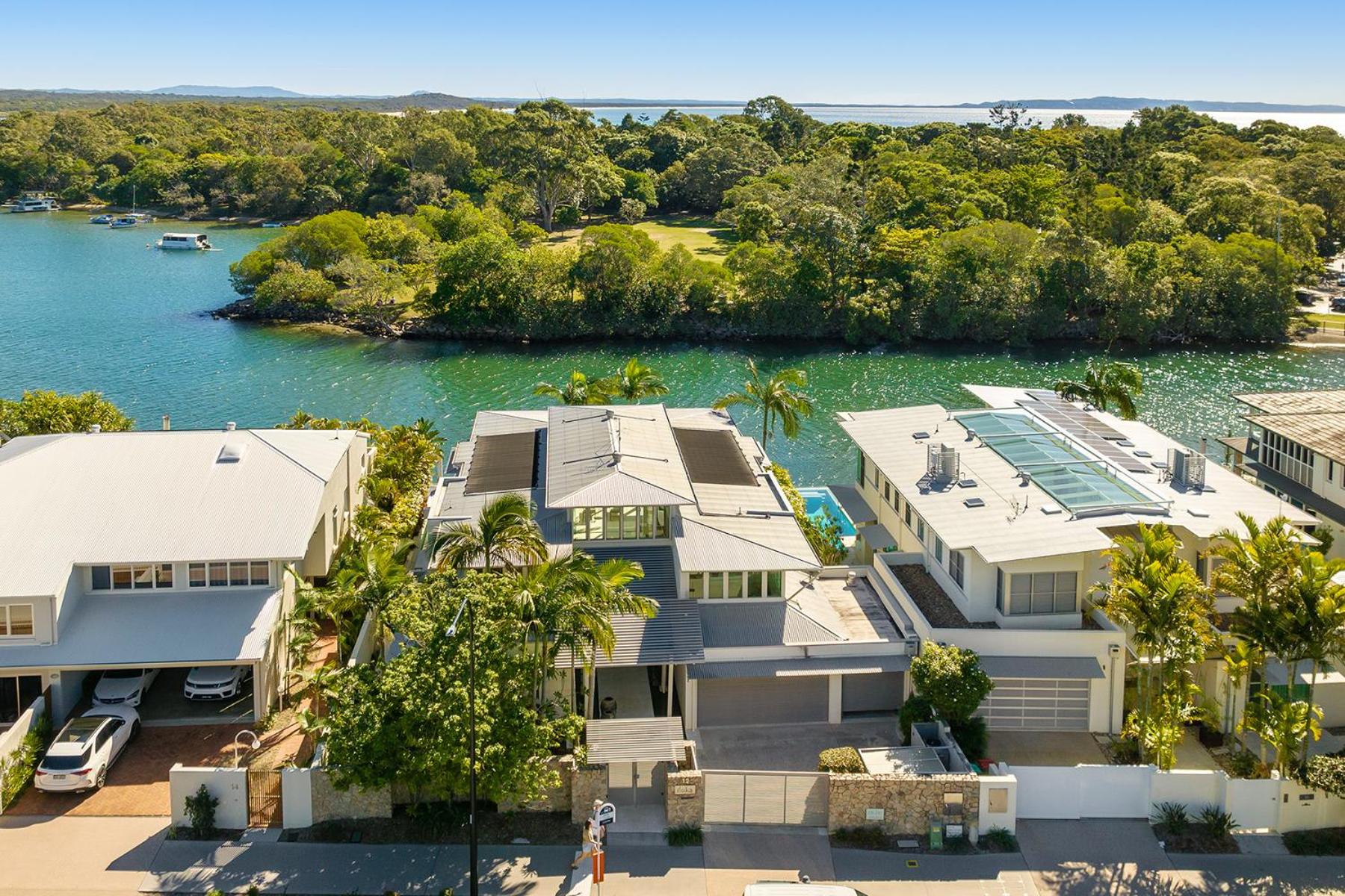 Iluka, Luxurious Riverfront Retreat