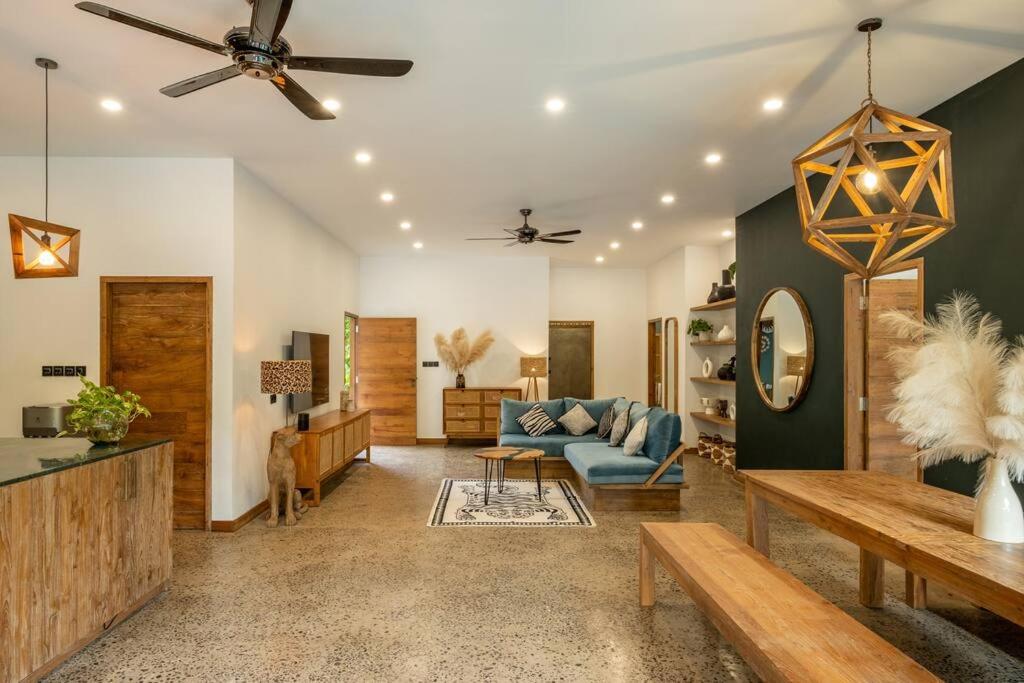 Designer NEW 3BDR - Lush Garden+Pool view 5
