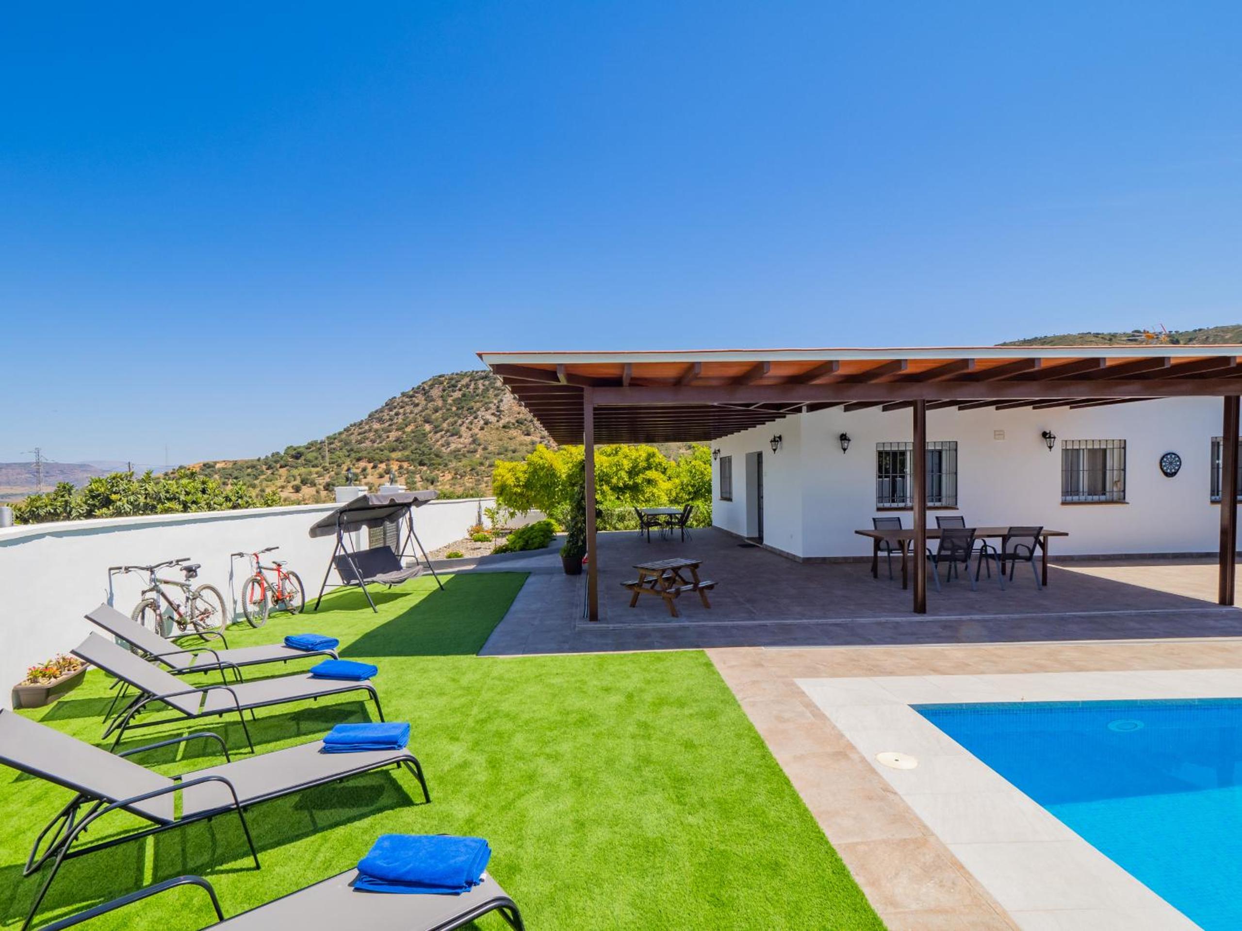 Cubo's Villa Marifran