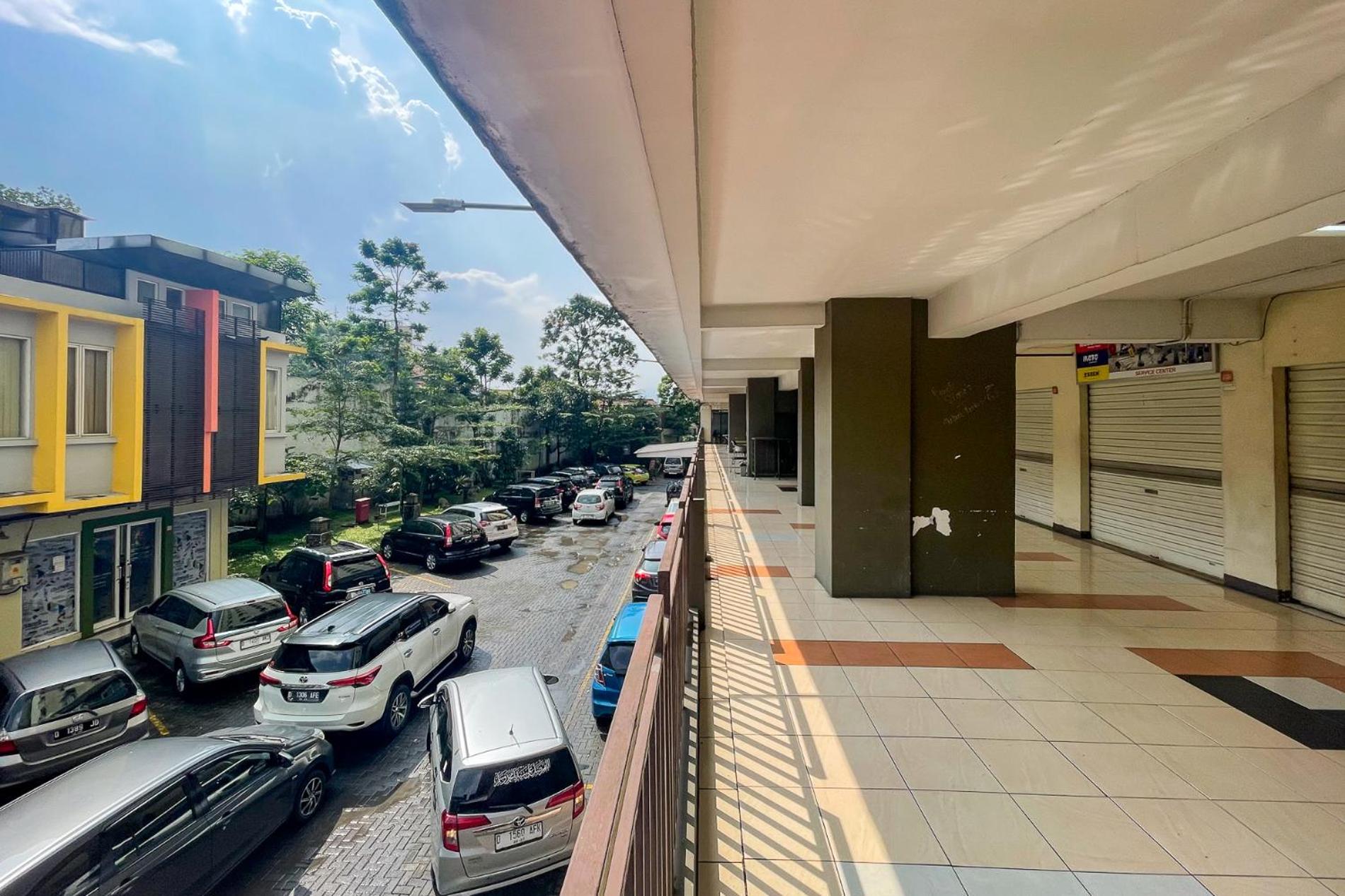 RedLiving Apartemen Gateway Cicadas - DB Room